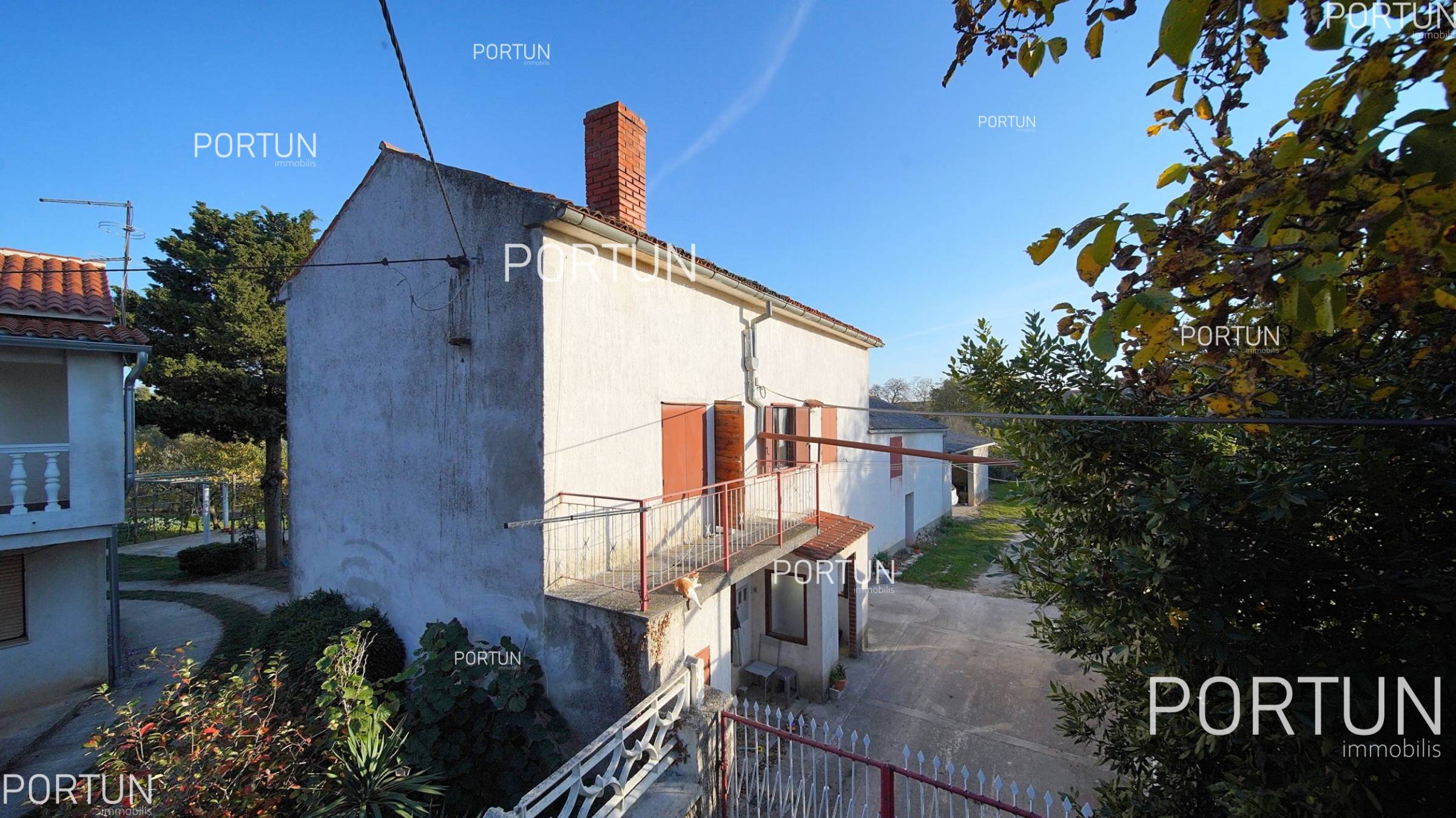 Stone house in the area of Kanfanar	 4