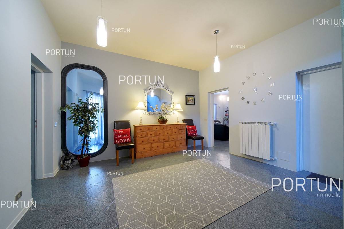House for Sale in Rovinj - 20723 - 08