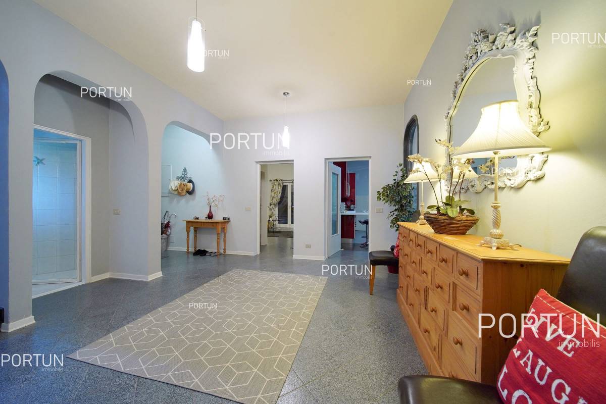 House for Sale in Rovinj - 20723 - 09