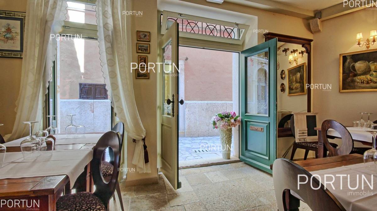 Poslovni prostor na prodaju Rovinj - 30025 - 09