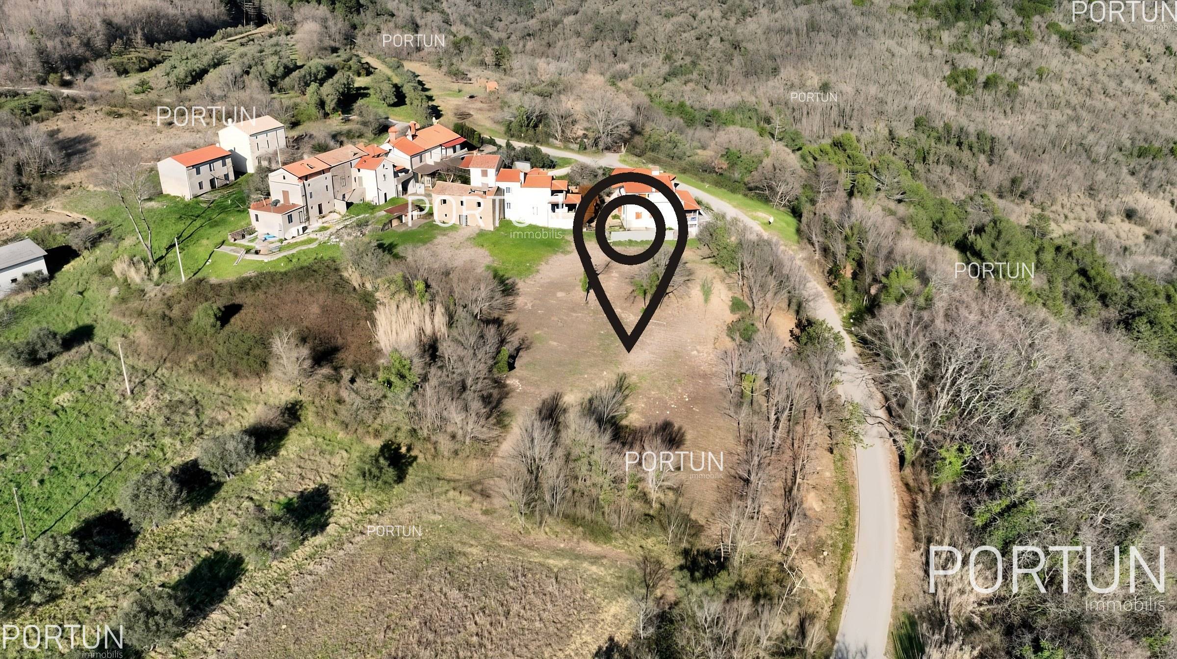 Grundstück zum Verkauf in Grožnjan - 40441 - 02
