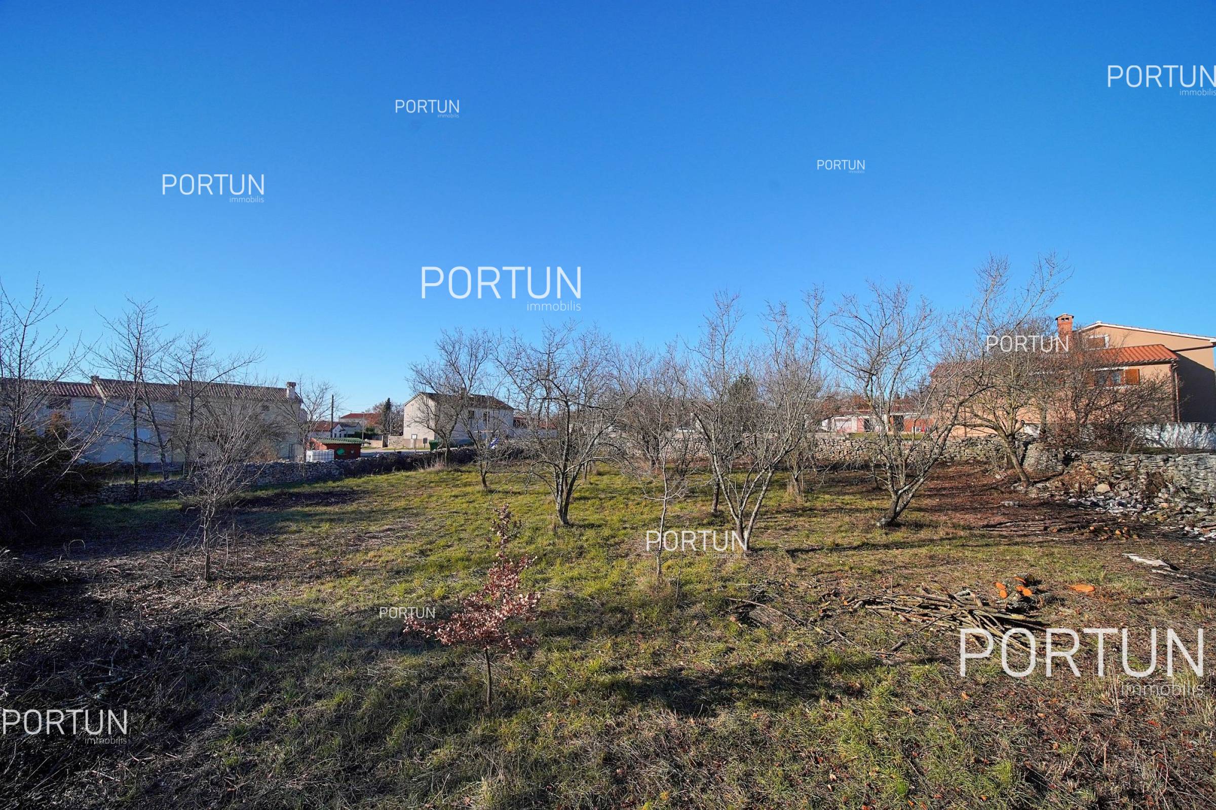 Zemljište na prodaju Kanfanar - 40447 - 01