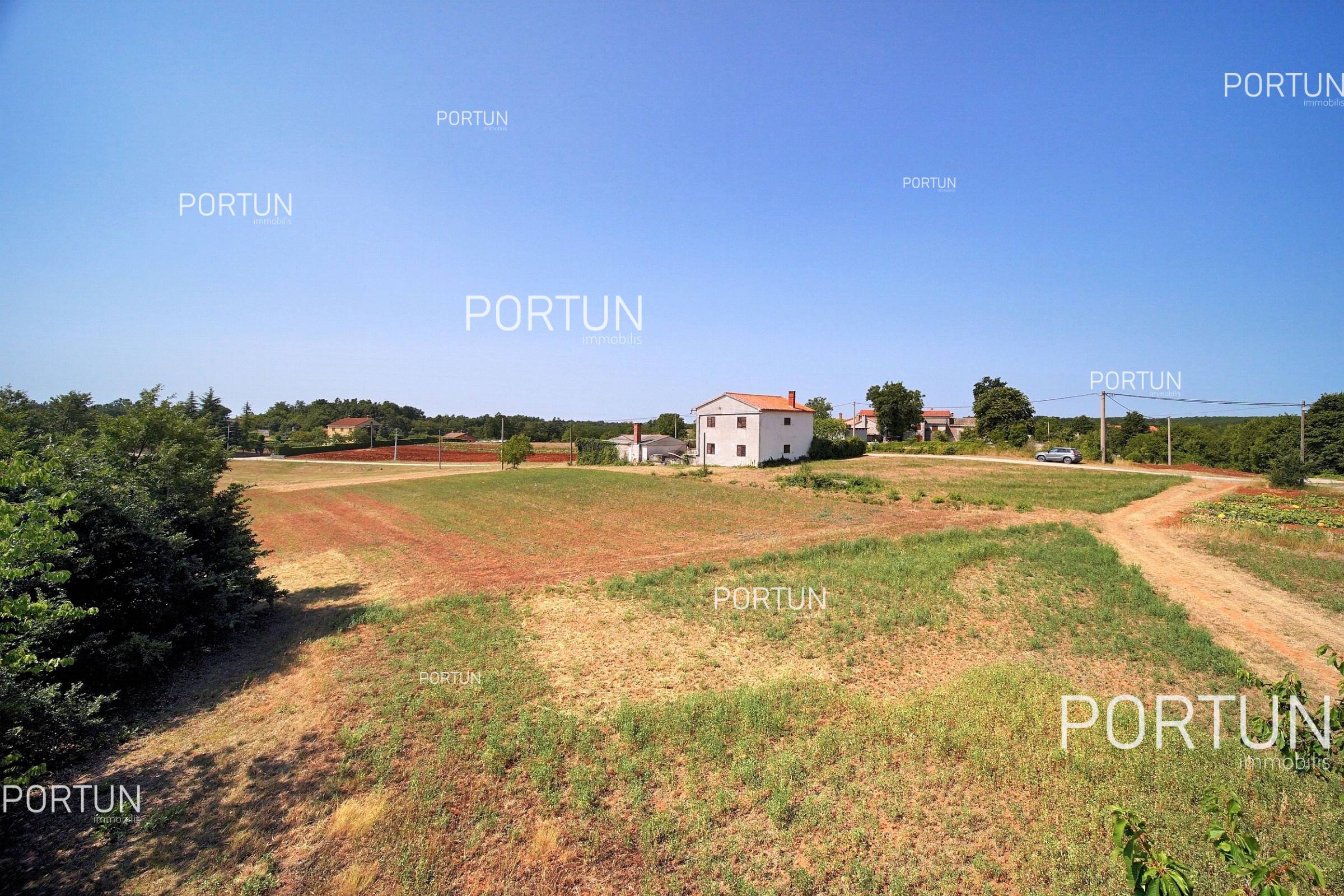 Building land in the area of Žminj 1