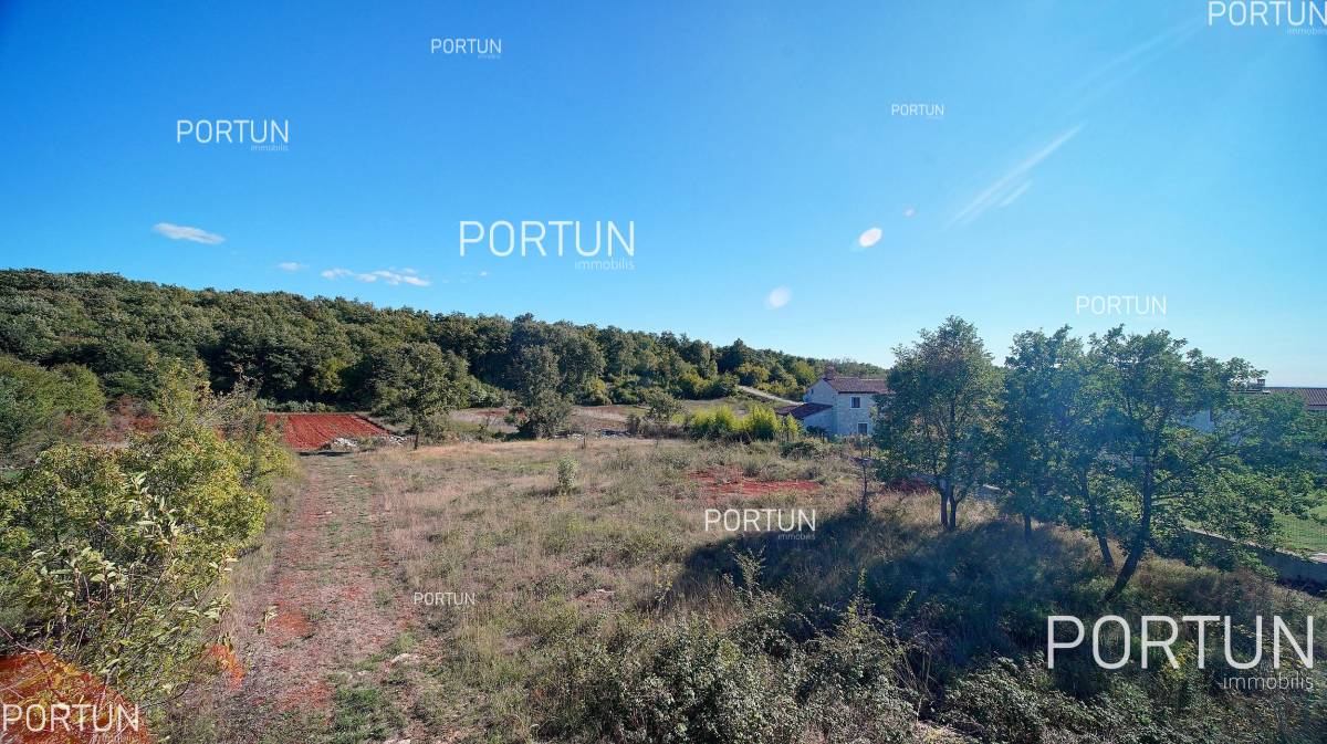 Plot of land for Sale in Kanfanar - 40486 - 09