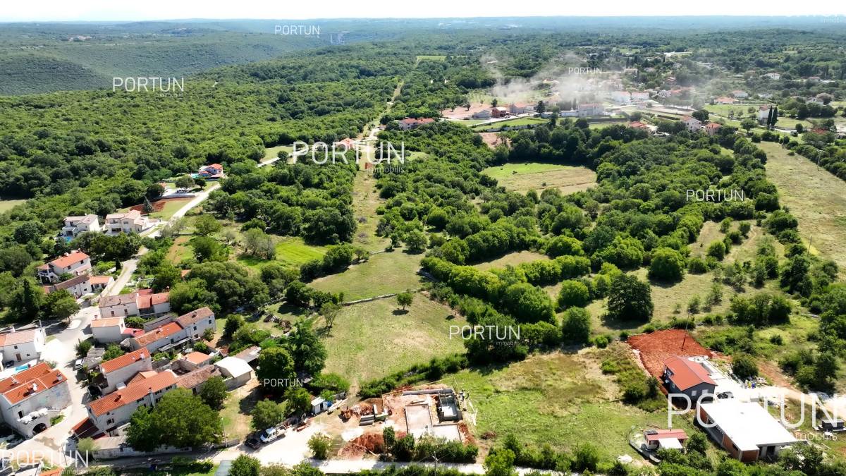 Plot of land for Sale in Rovinj - 40588 - 01