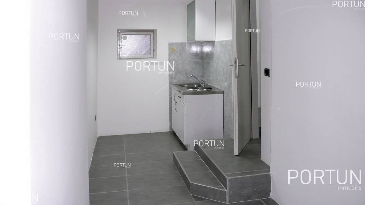Stan na prodaju Pula - 10679 - 04