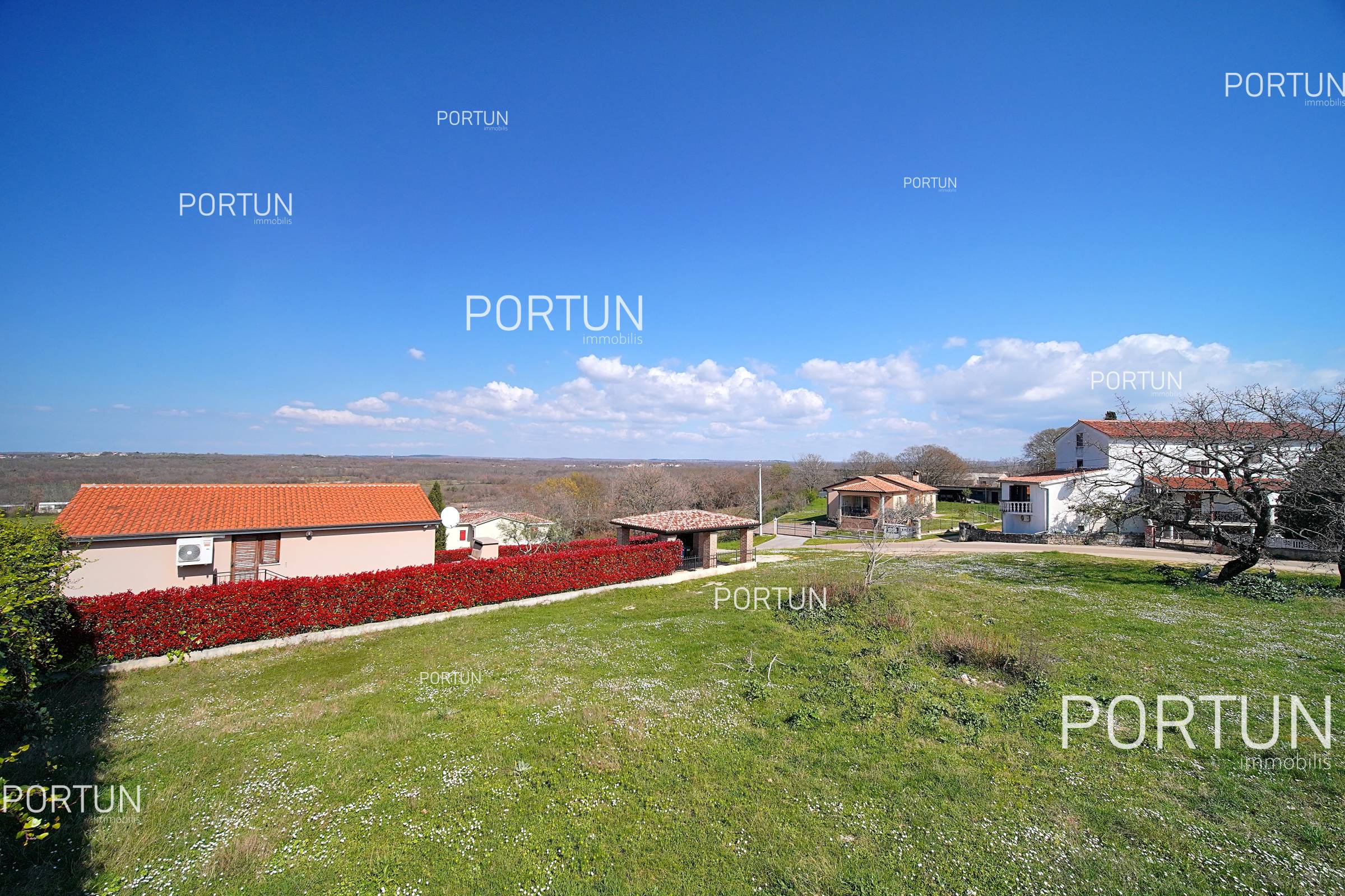 Poreč, gradbeno zemljišče	 4