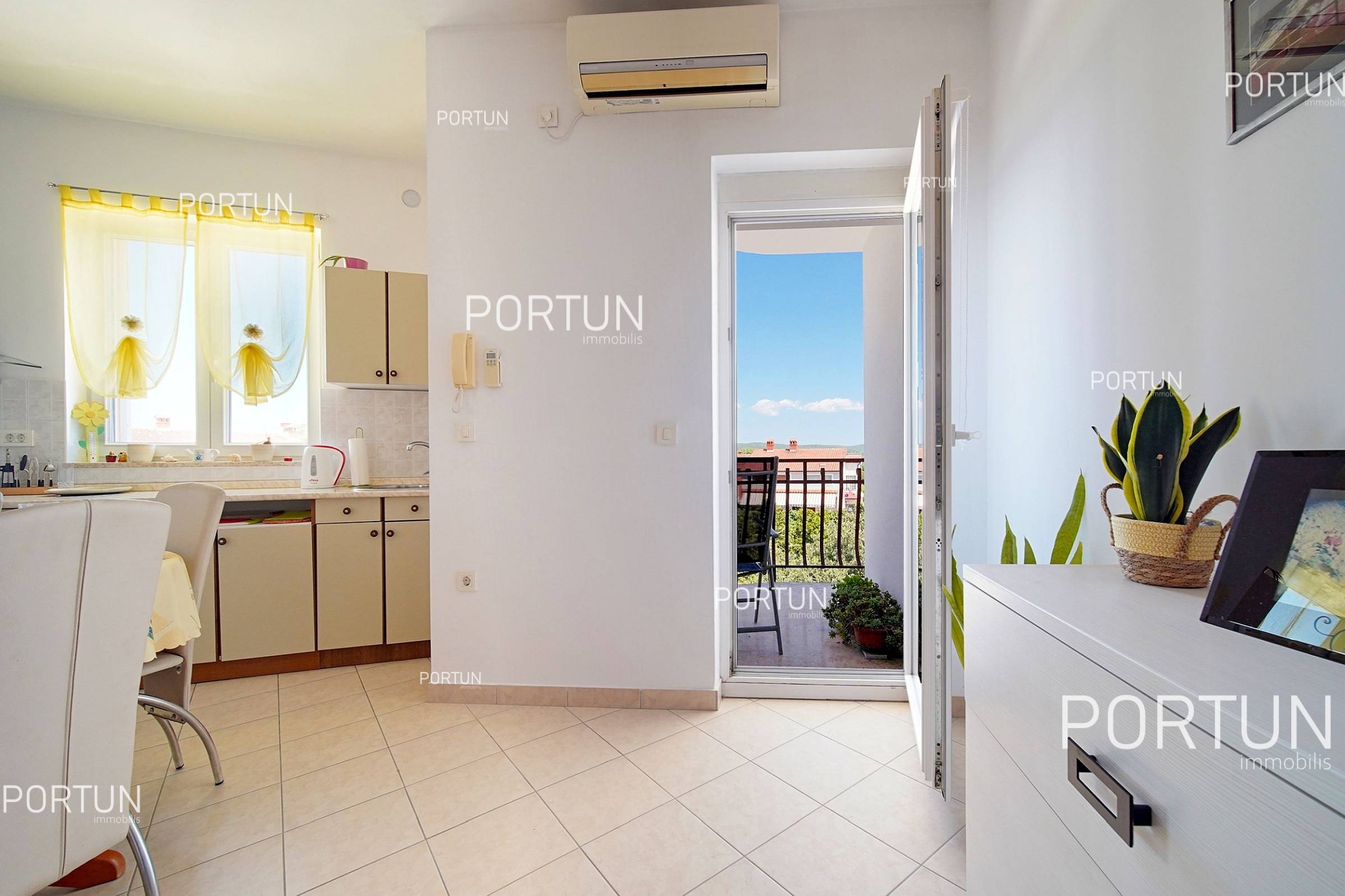 Квартира на продажу в Ровинь - 10696 - 05
