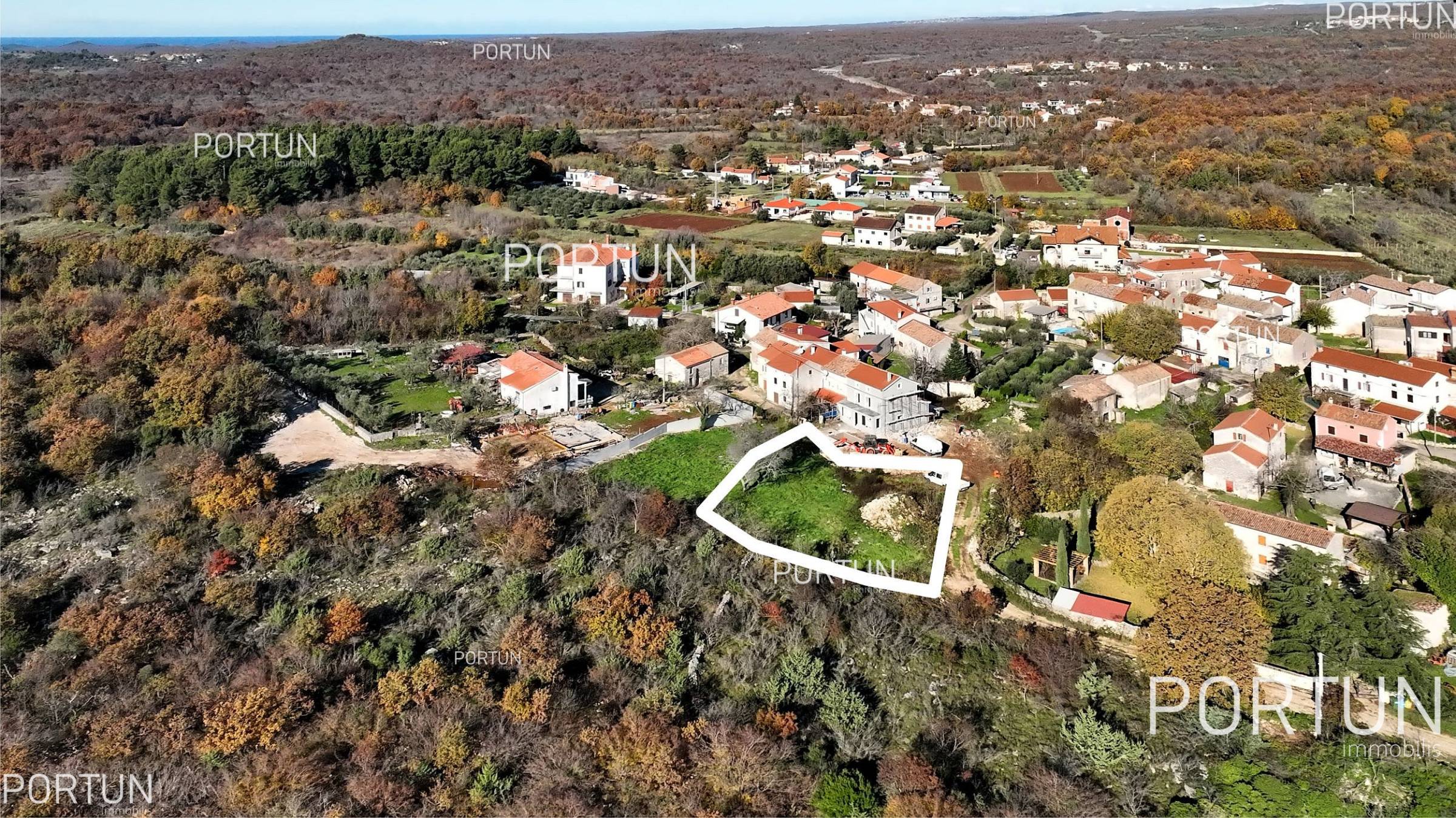Građevinsko zemljište u okolici Svetog Lovreča	 2