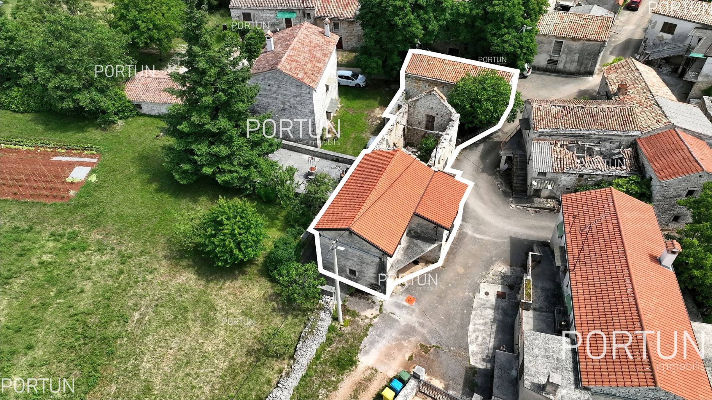 Mala Traba, kőházak	 3