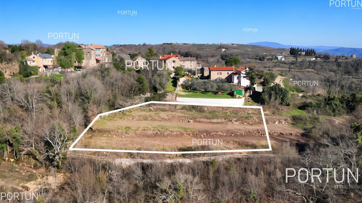 Building Land near Groznjan Z0765 03z