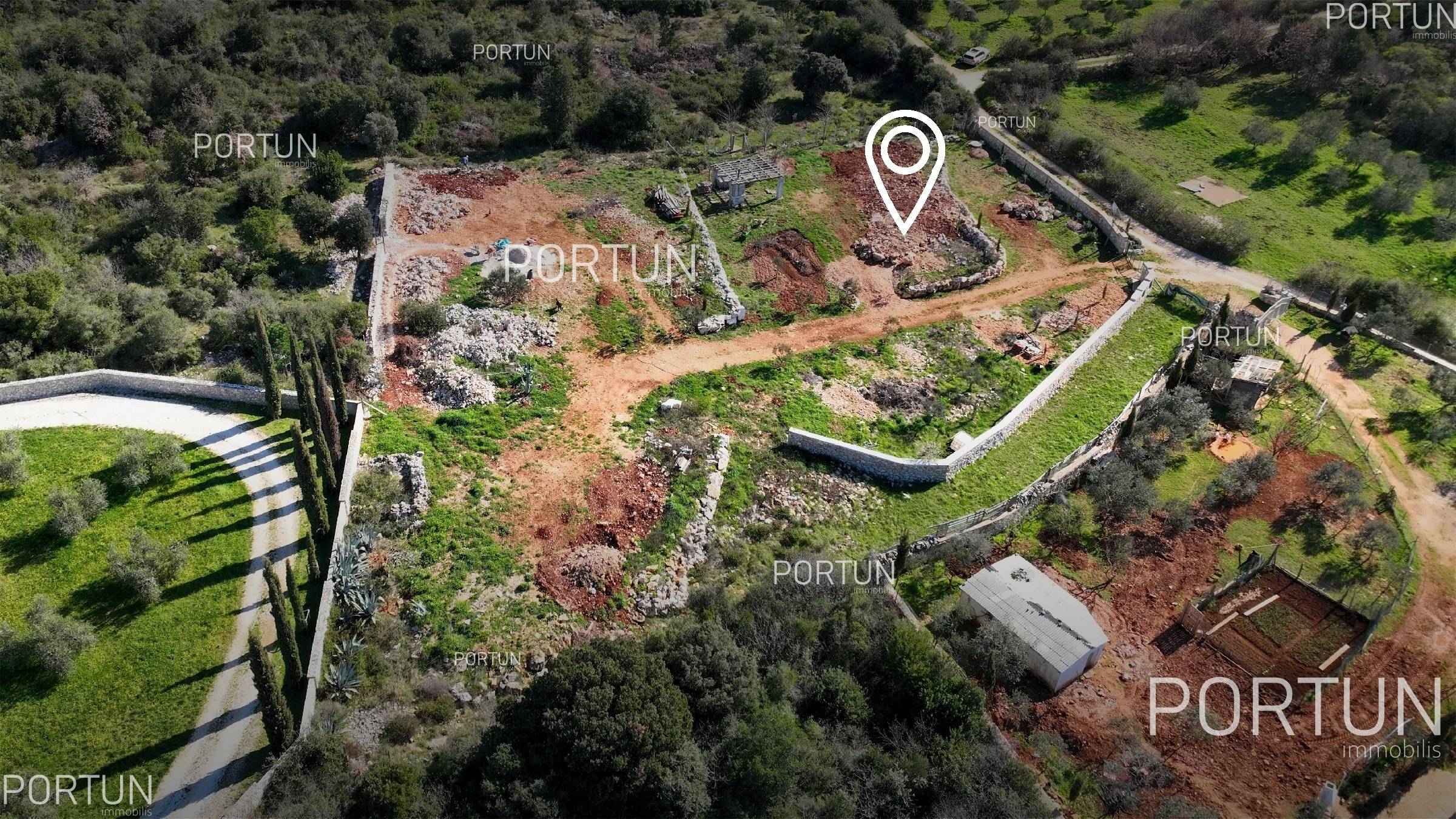 Terreno in vendita a Rovigno - 40599 - 02