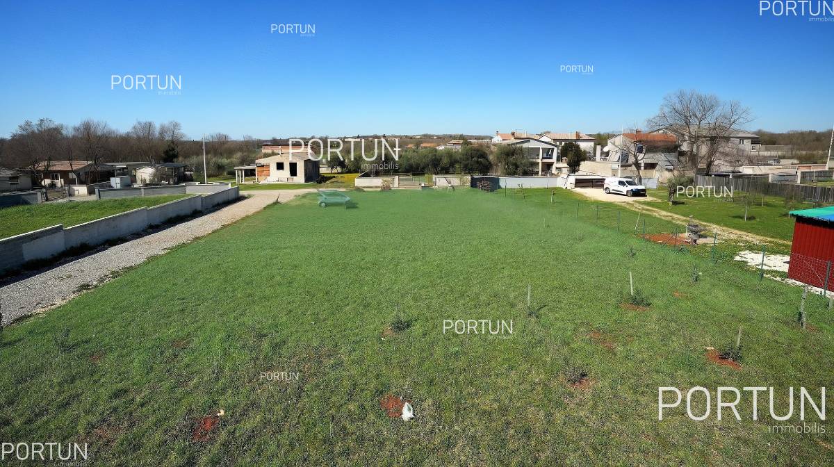 Plot of land for Sale in Pula - 40600 - 01