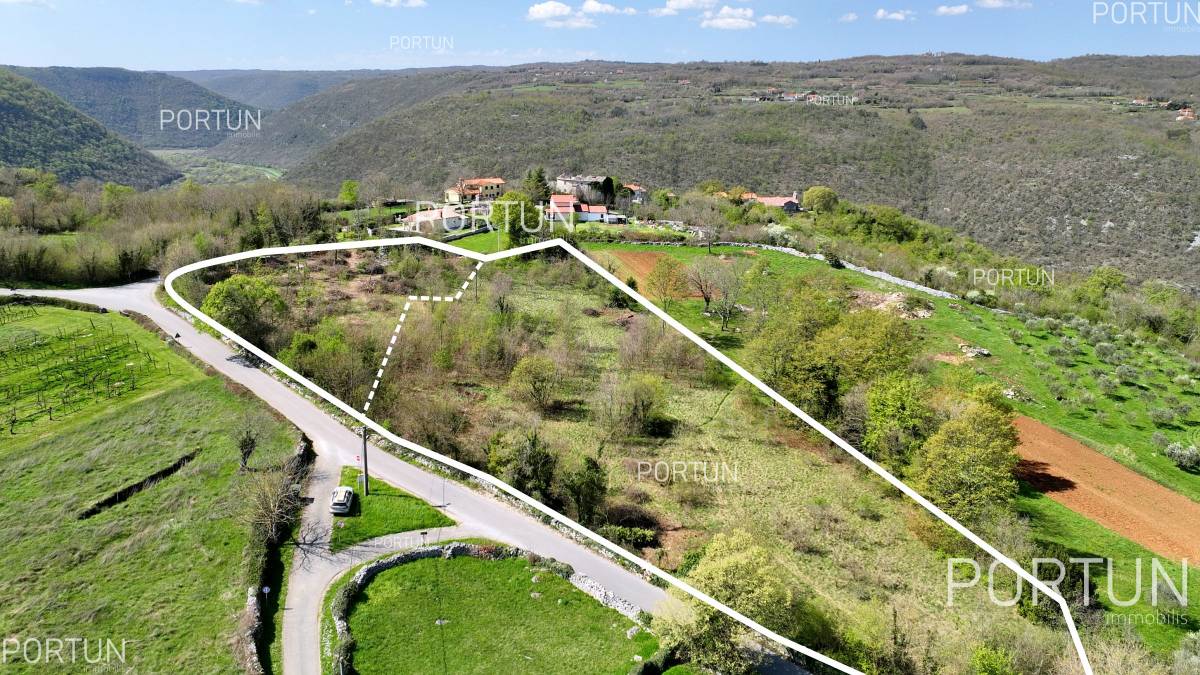 Large land close to Kršan, eastern Istria - 40623 001
