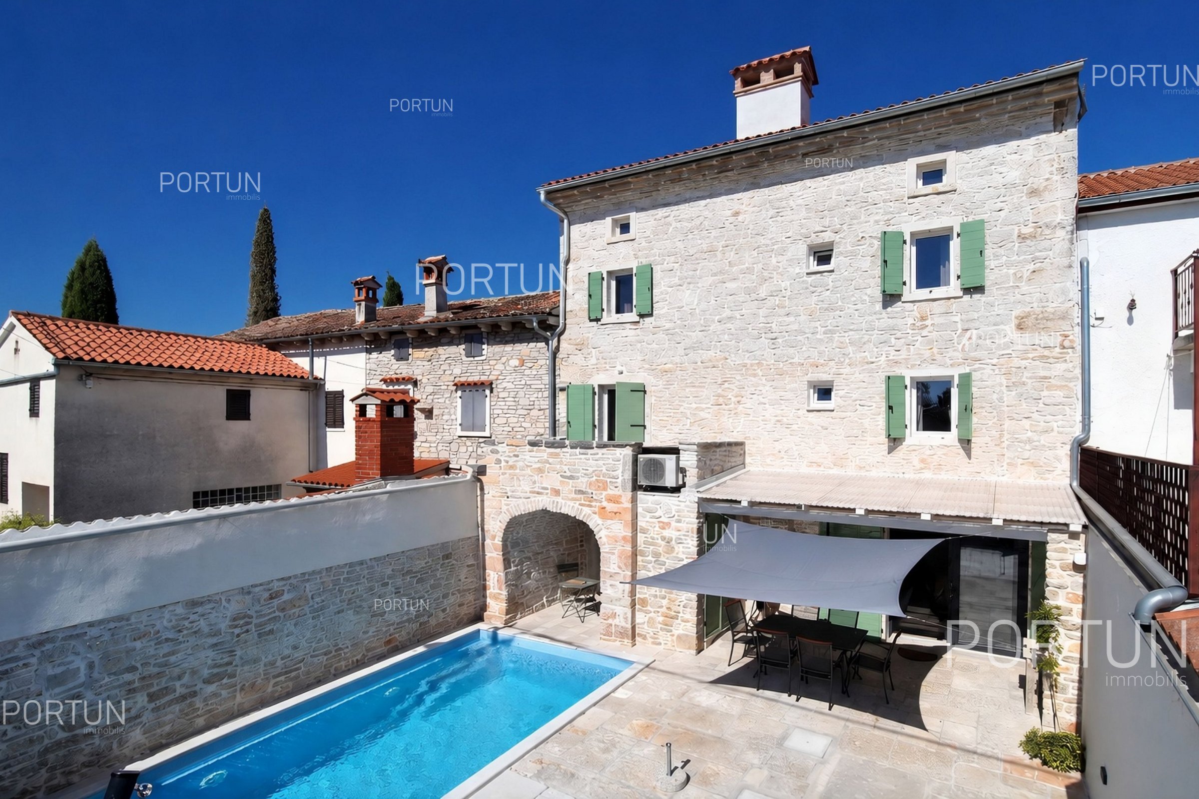 House with pool in the area of Kanfanar