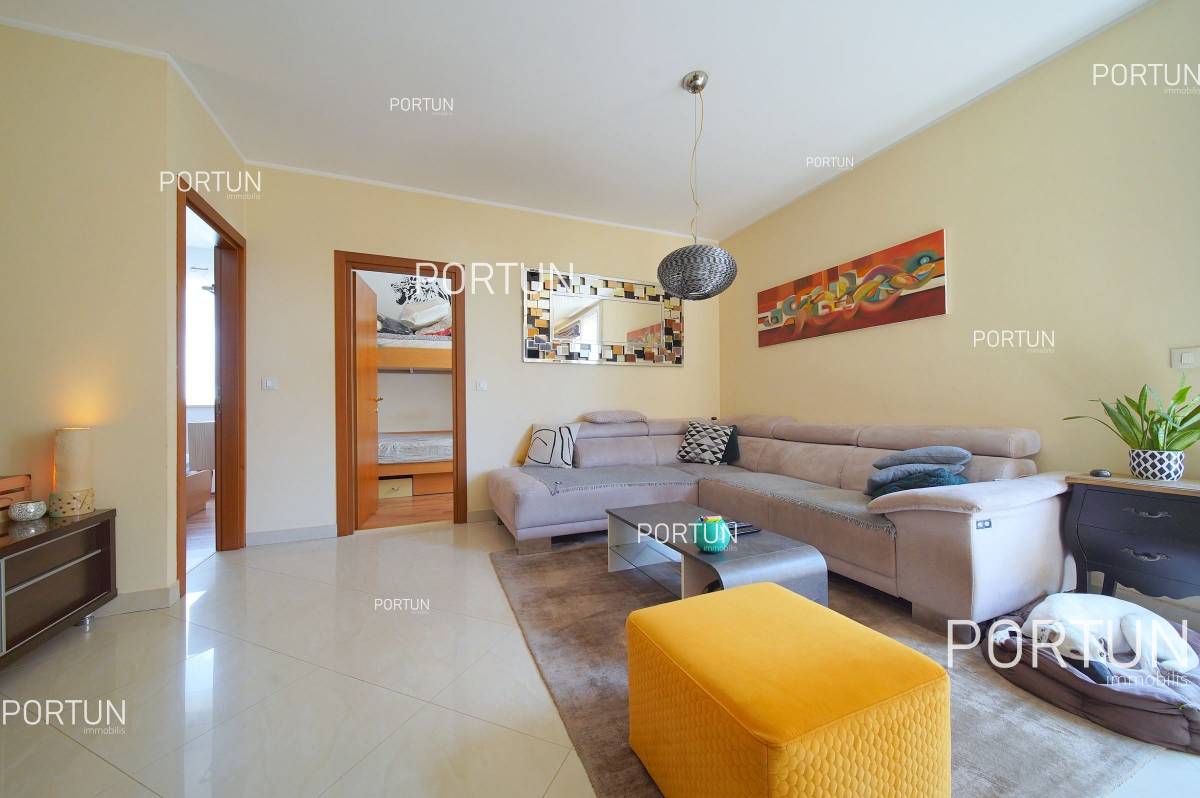 Квартира на продажу в Ровинь - 10731 - 01