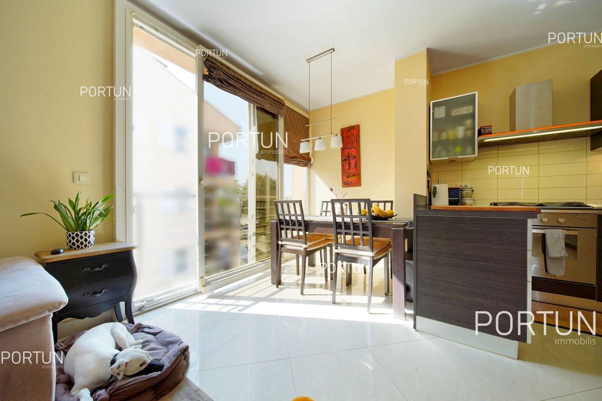 Квартира на продажу в Ровинь - 10731 - 02