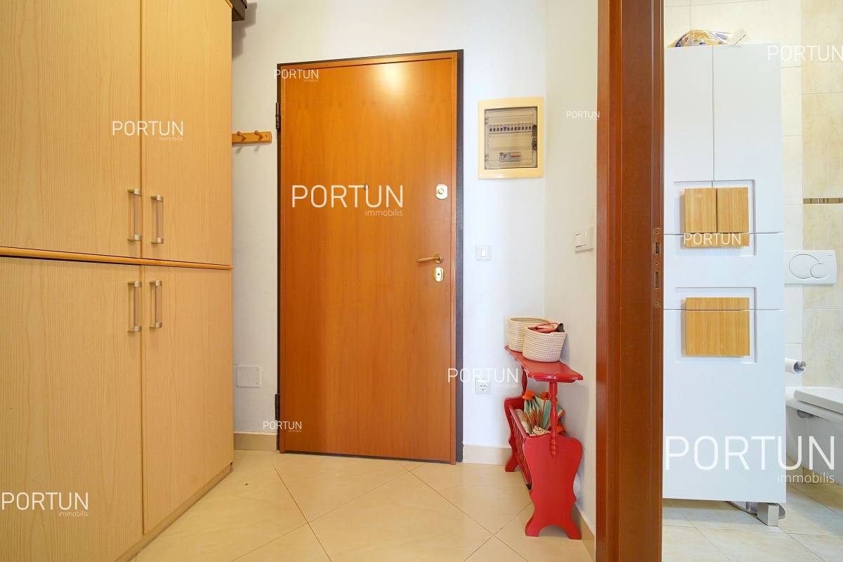 Квартира на продажу в Ровинь - 10731 - 09