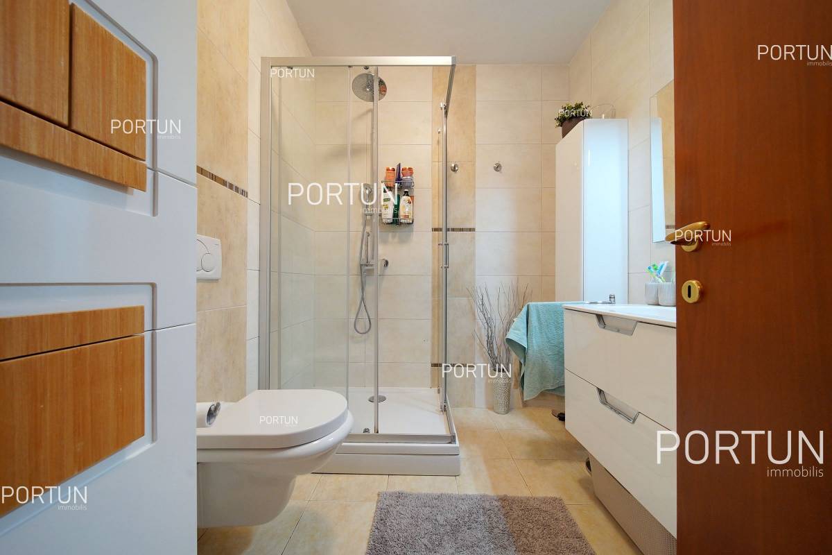 Квартира на продажу в Ровинь - 10731 - 10