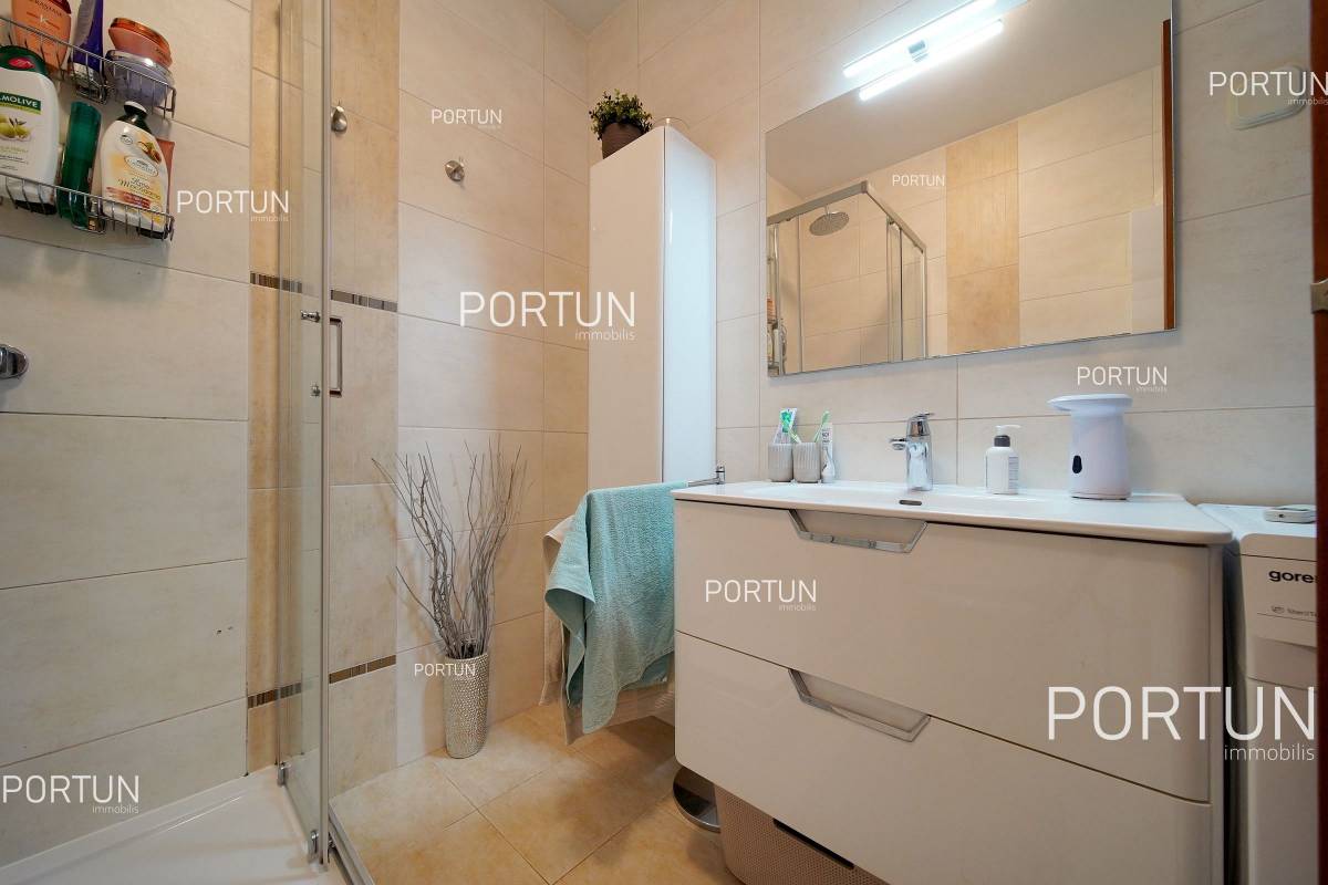 Квартира на продажу в Ровинь - 10731 - 11