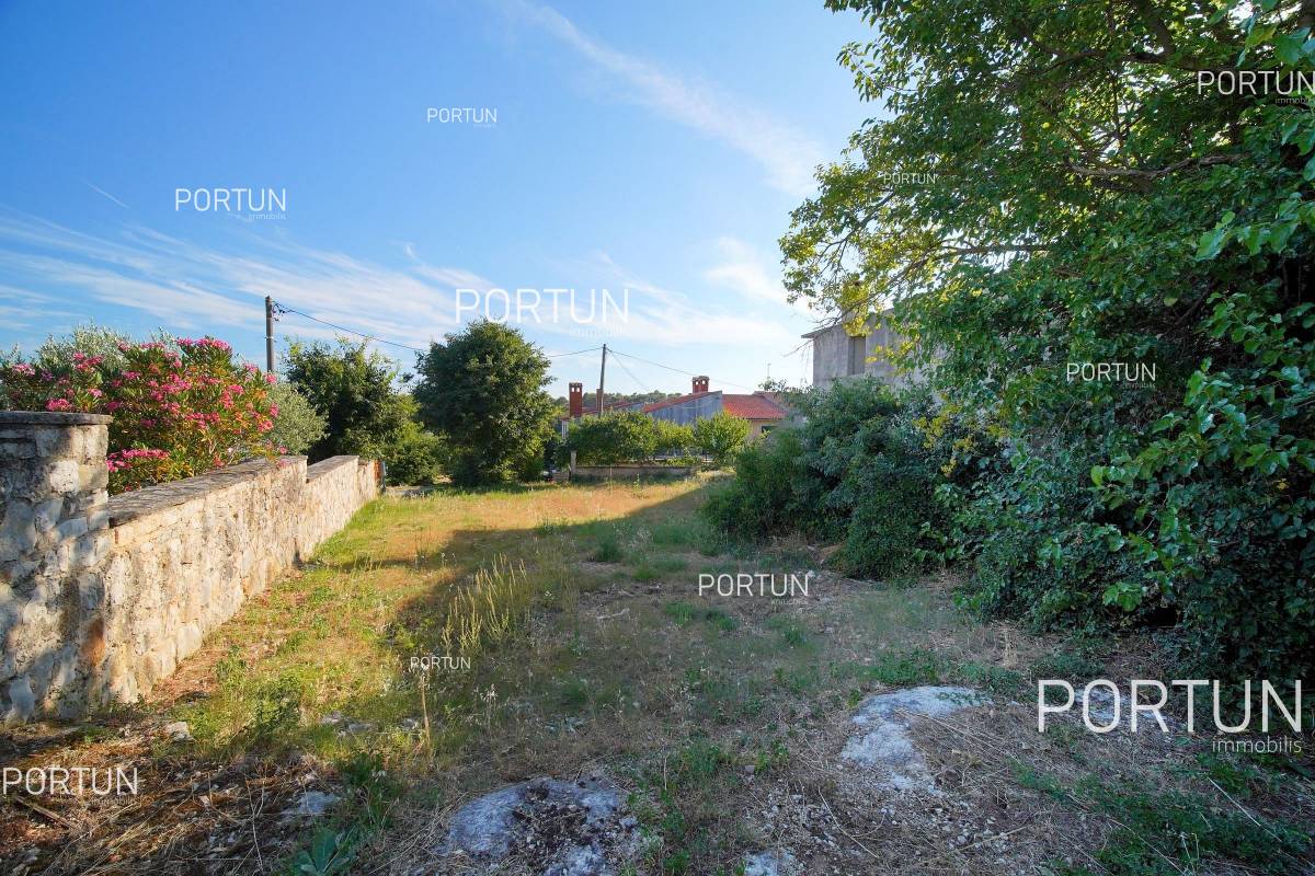 Land near Rovinj Z 0783 05