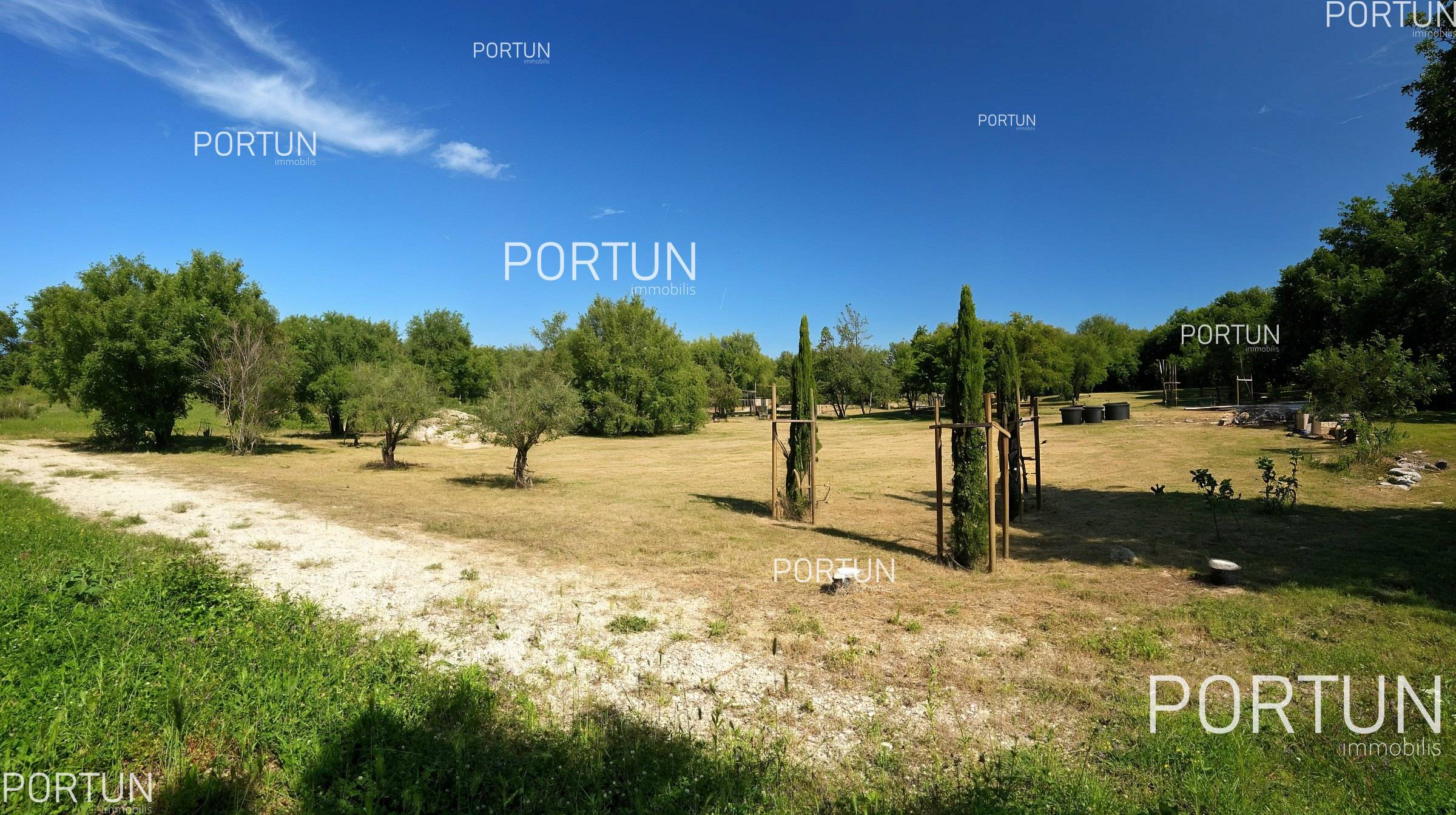 Bale Krmed Zemljiste Prodaja Portun 784 22