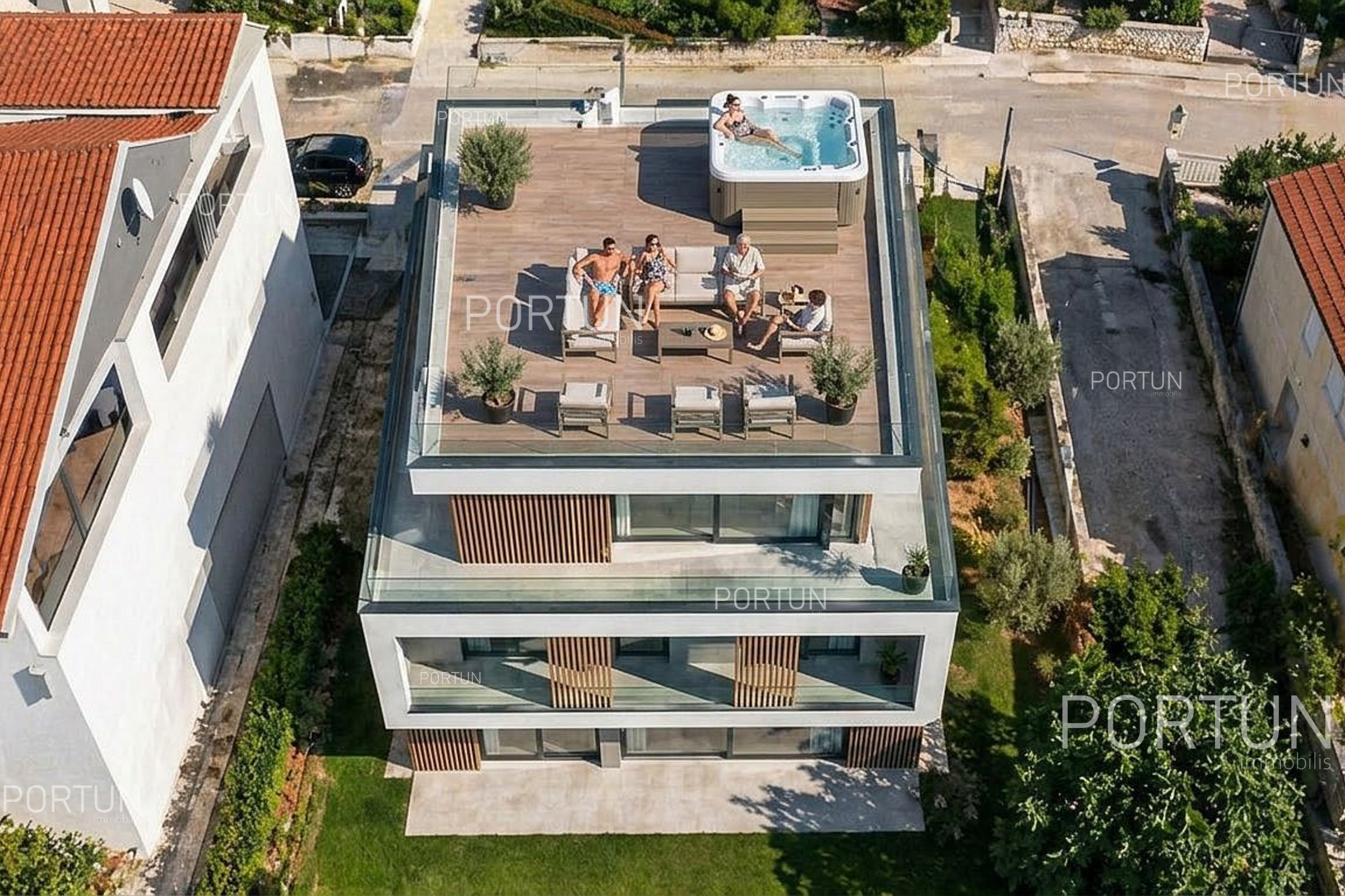 Eladó ház Rovinj – lehetőség 3 modern, tengerre néző lakás kialakítására 4