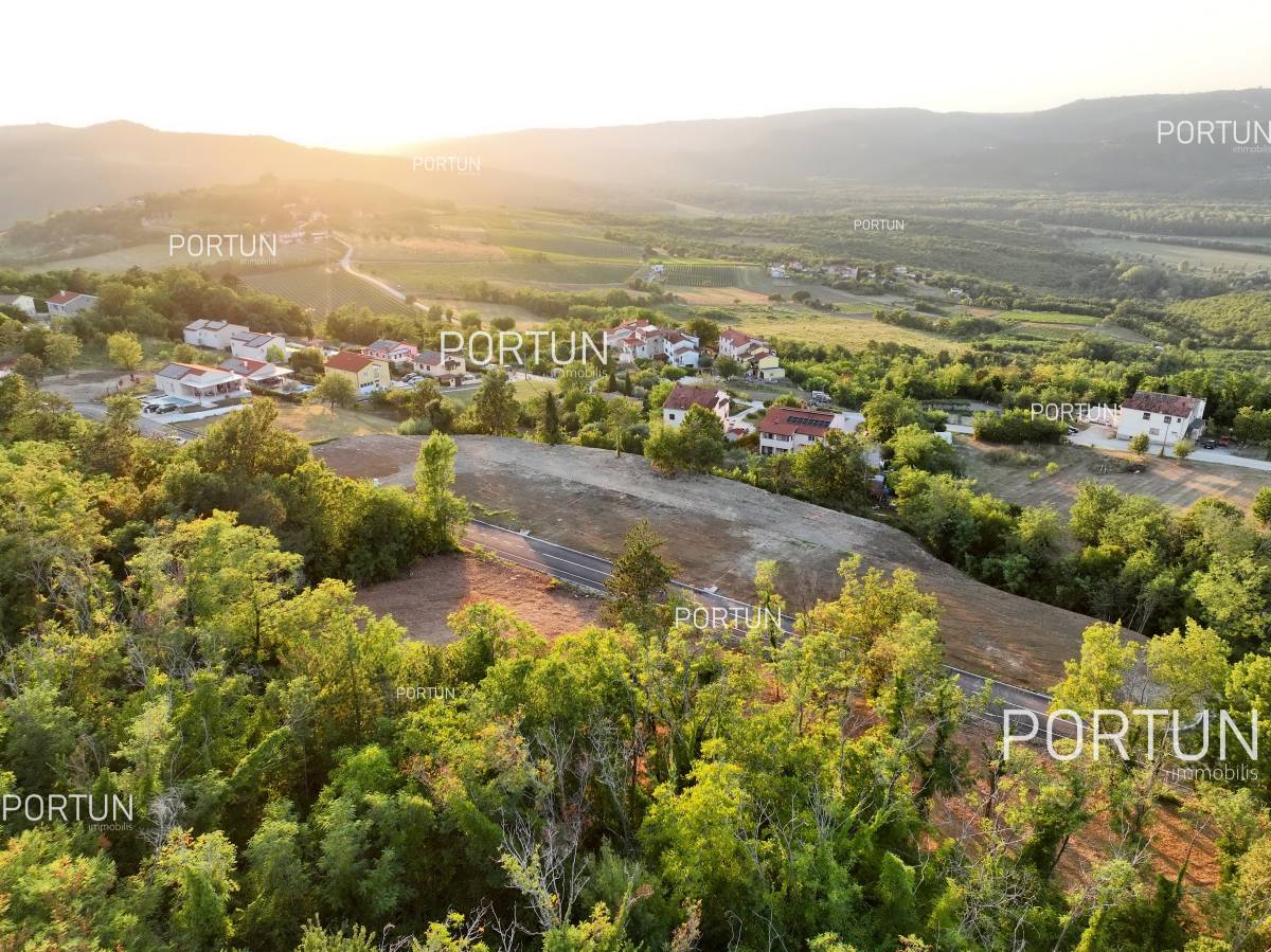 Zemljište na prodaju  - 40639 - 08