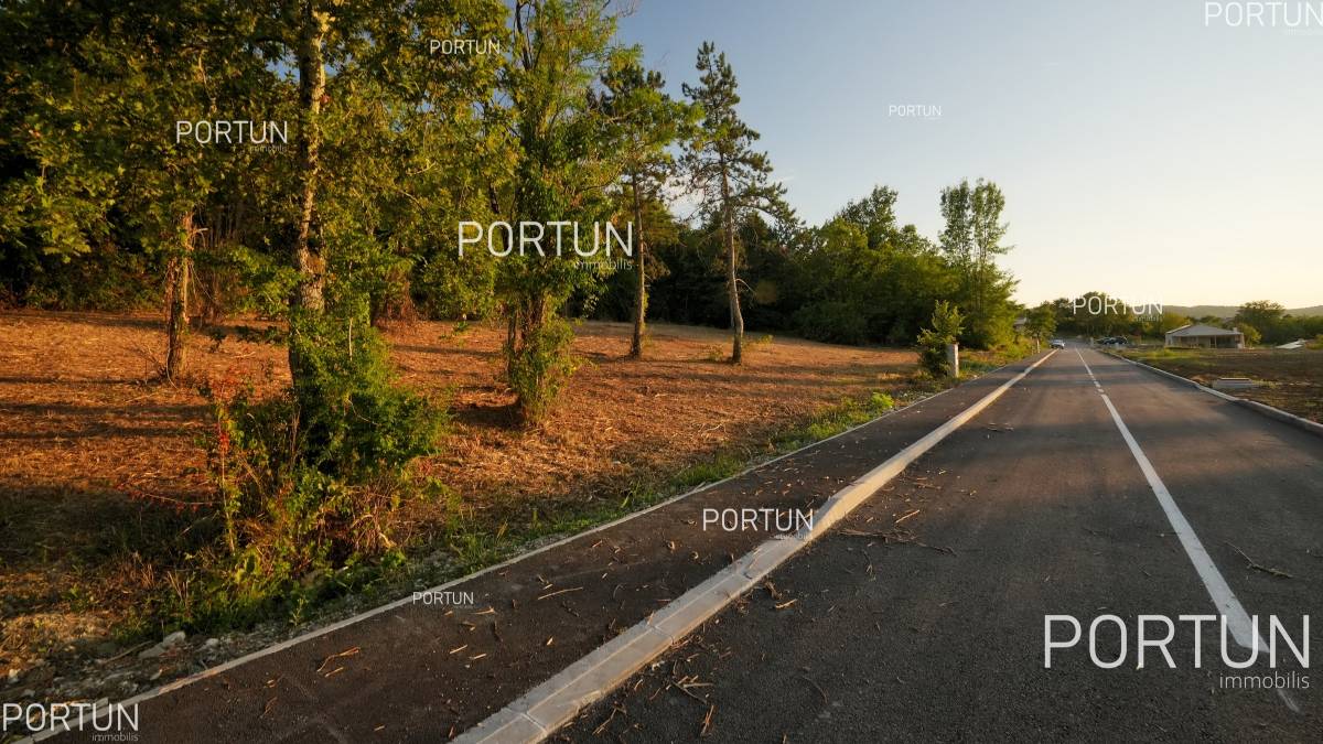 Zemljište na prodaju  - 40639 - 06
