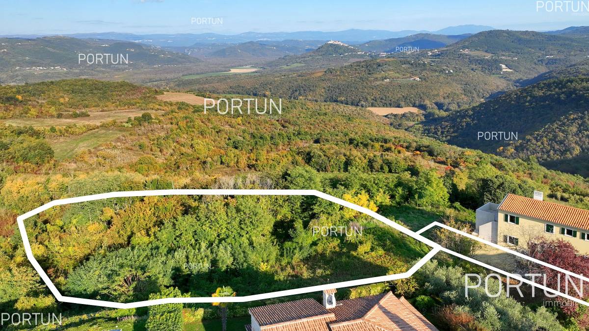 Építési telek Vižinadában, kilátással Motovunra – 1 428 m²