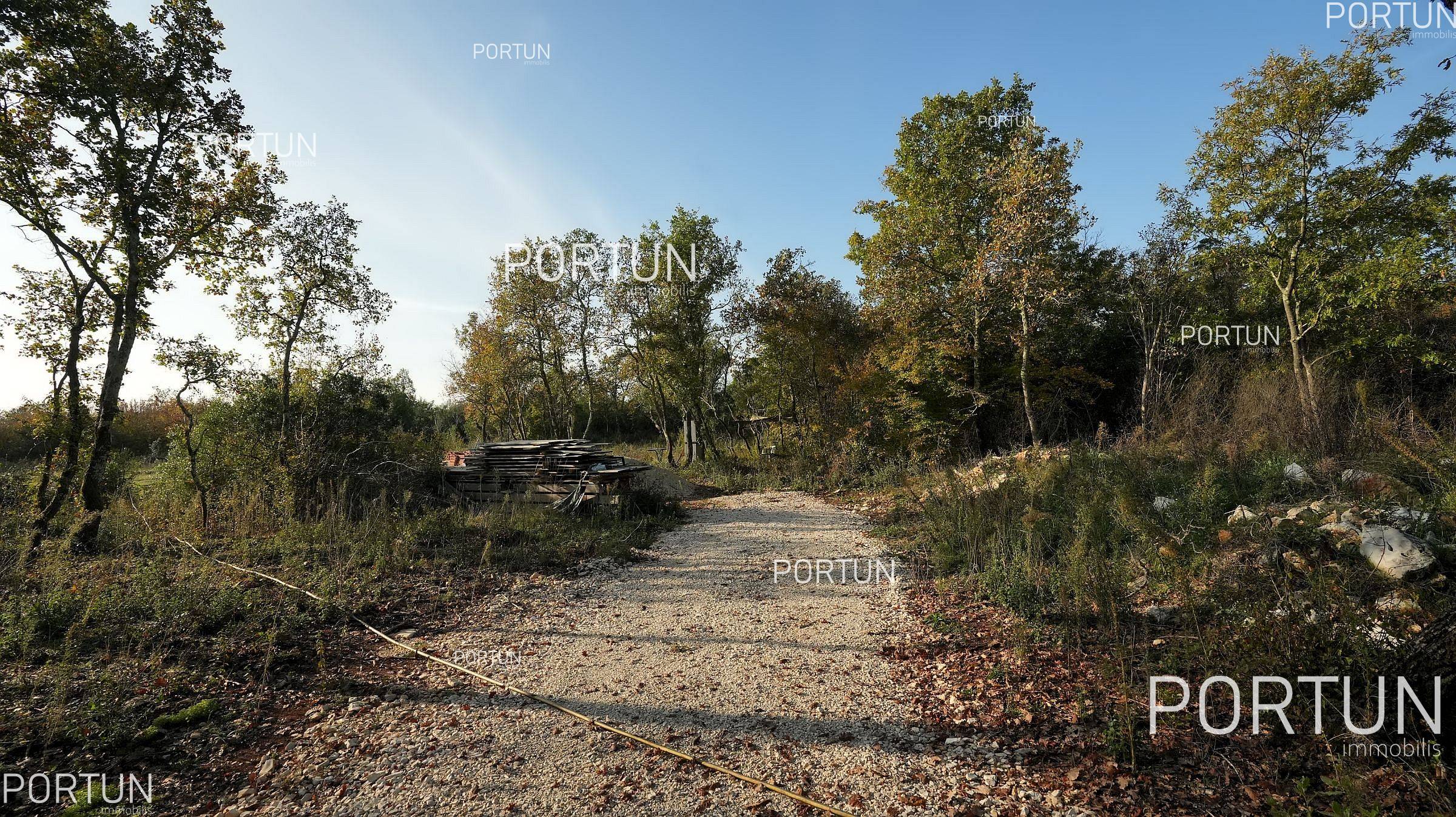 Zemljište na prodaju Bale - 40652 - 08