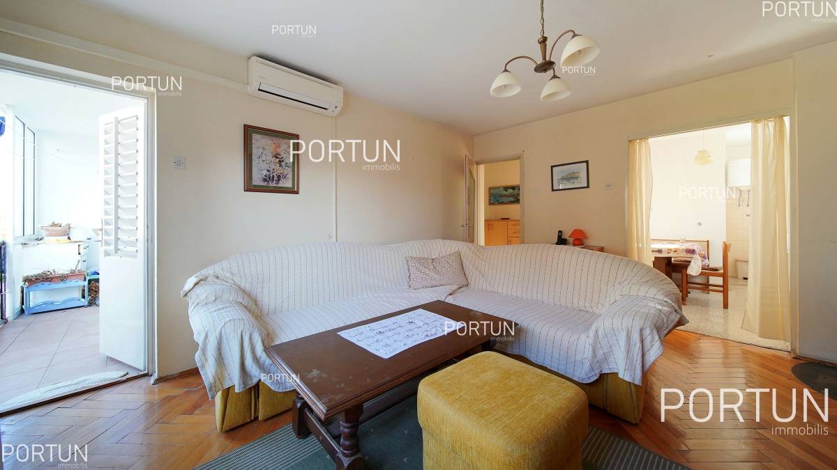 Well planned 2 bedroom house on a hill near Motovun 20928 01