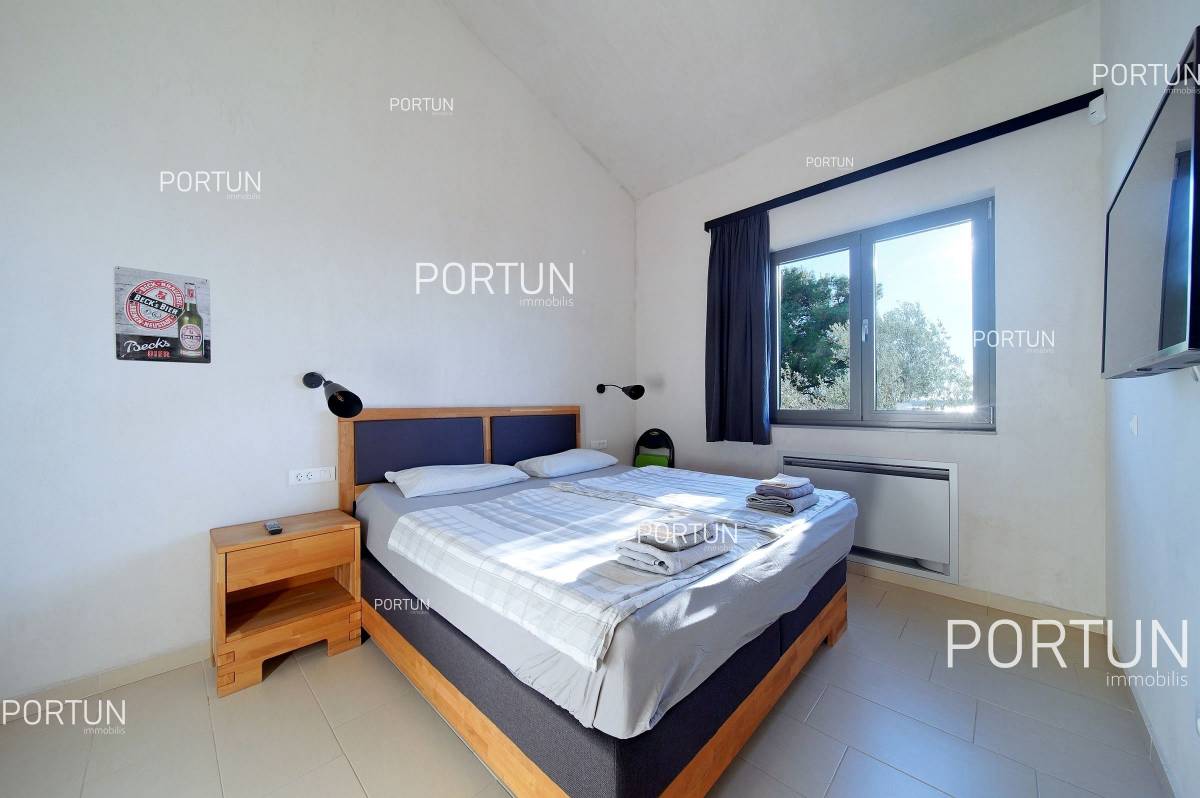 Kuća na prodaju  - 20927 - 23