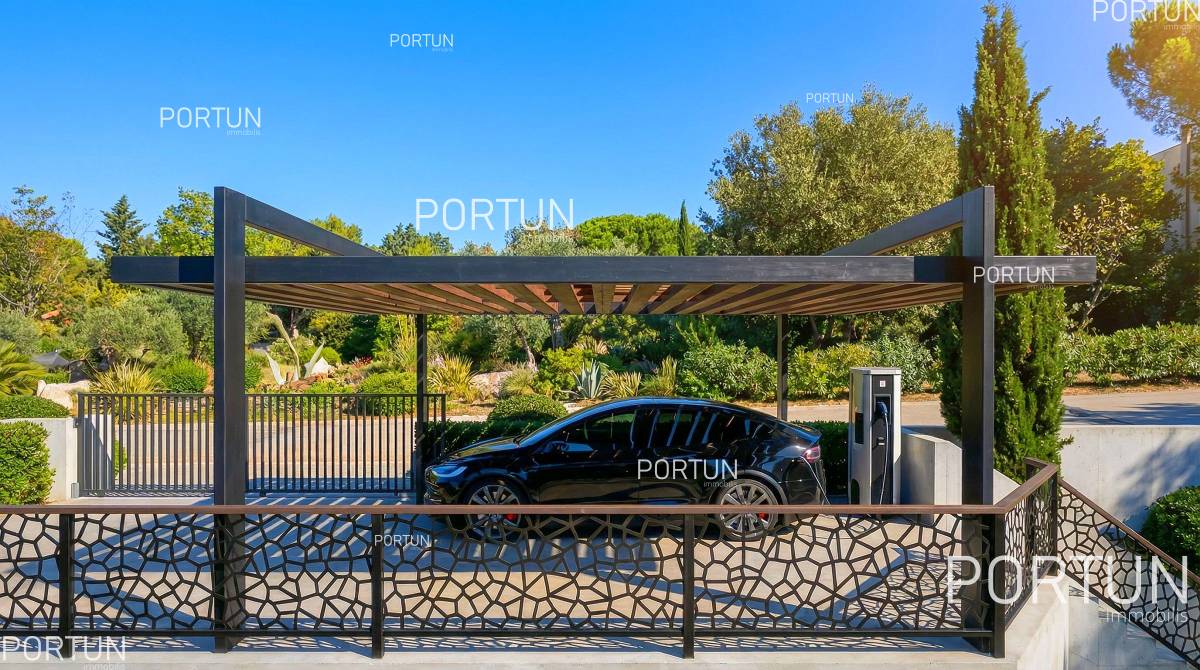 Kuća na prodaju  - 20928 - 09