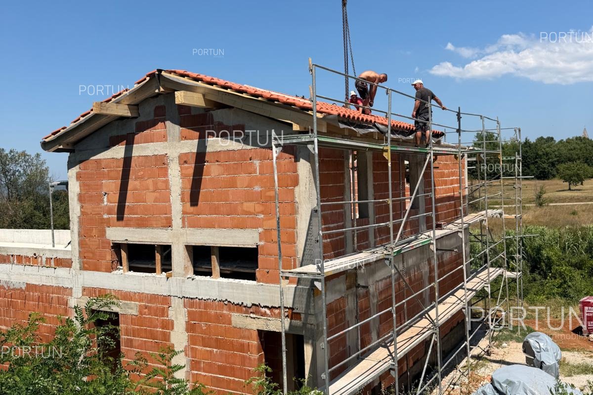 Kuća na prodaju  - 20928 - 04
