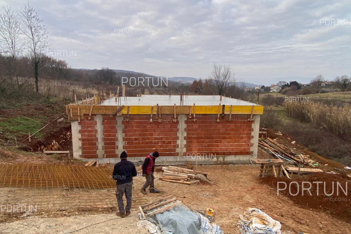 Kuća na prodaju  - 20928 - 40