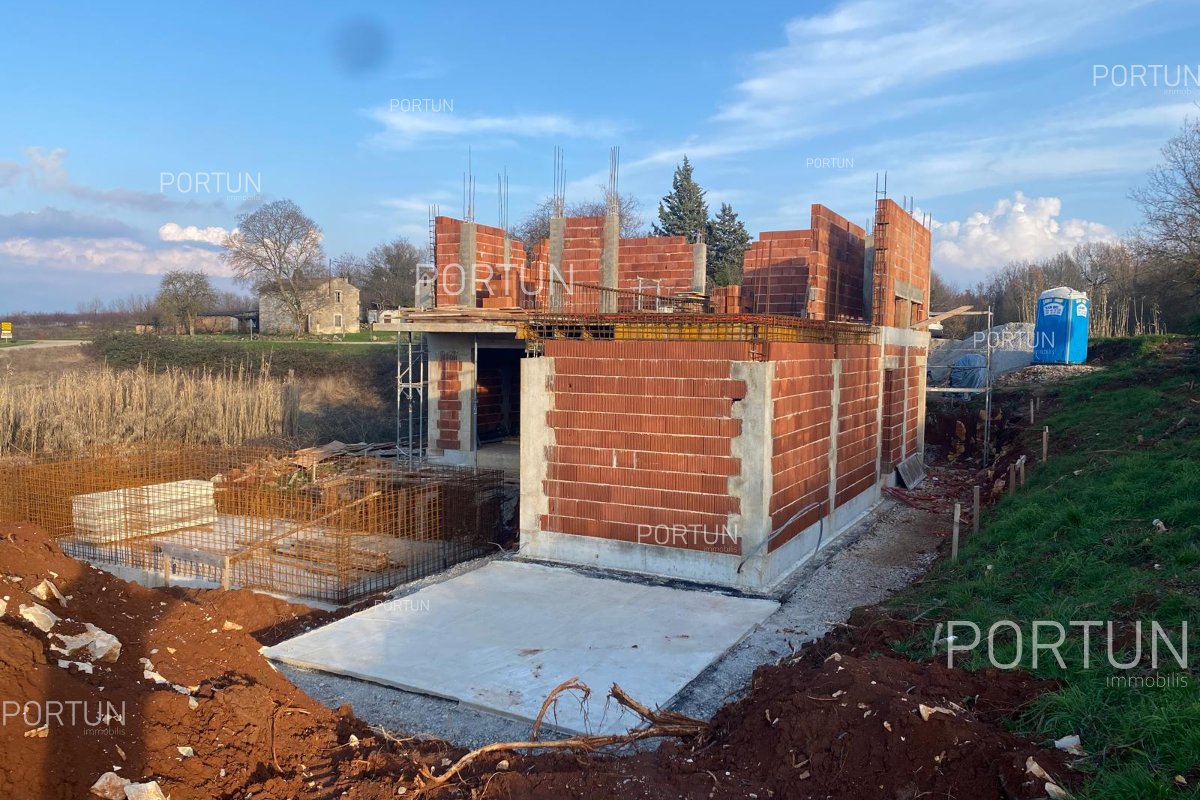 Kuća na prodaju  - 20928 - 26