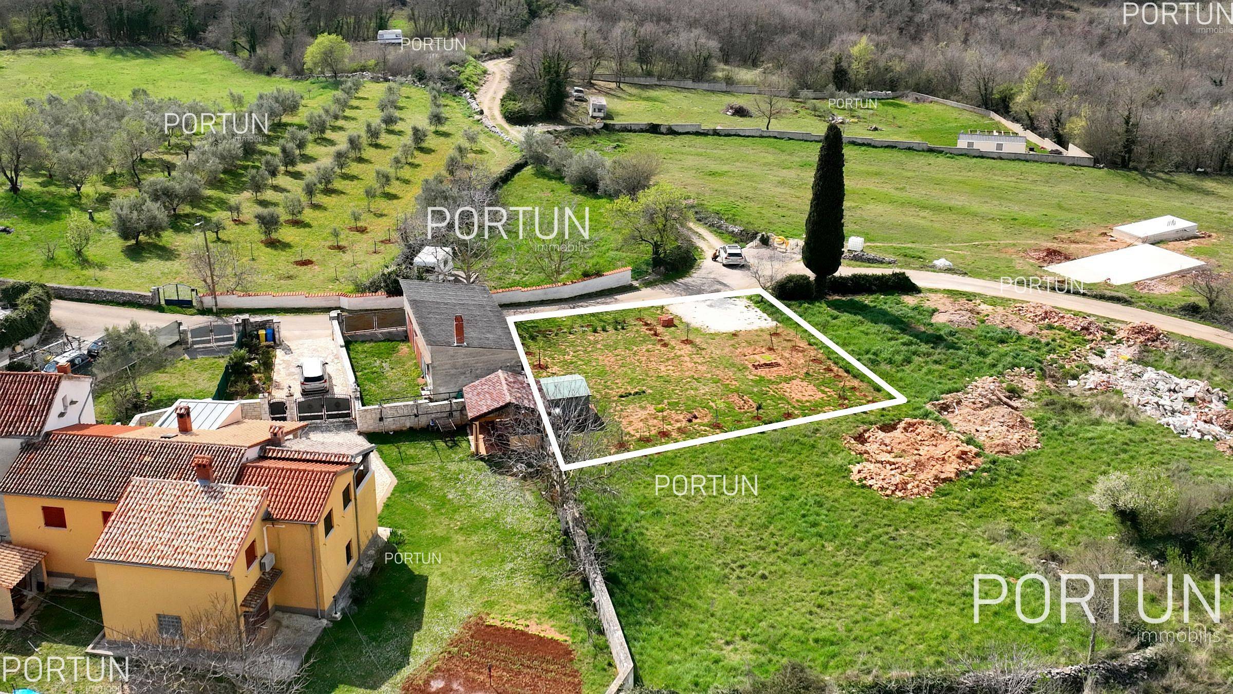 Terreno in vendita a Marzana - 40661 - 01