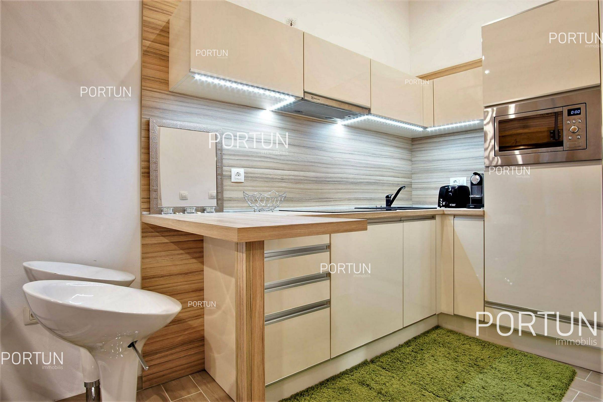 Квартира на продажу в  - 10765 - 02