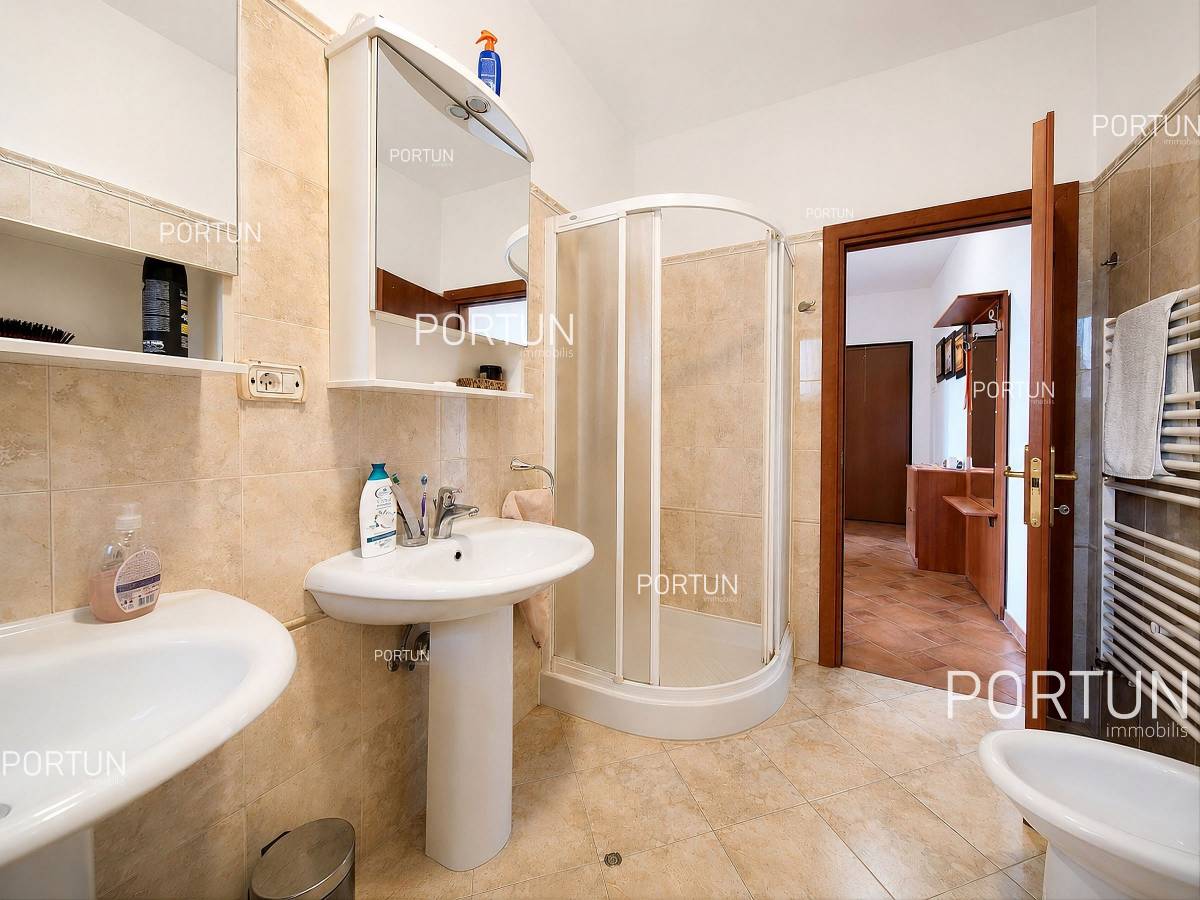 Квартира на продаж у  - 10766 - 06