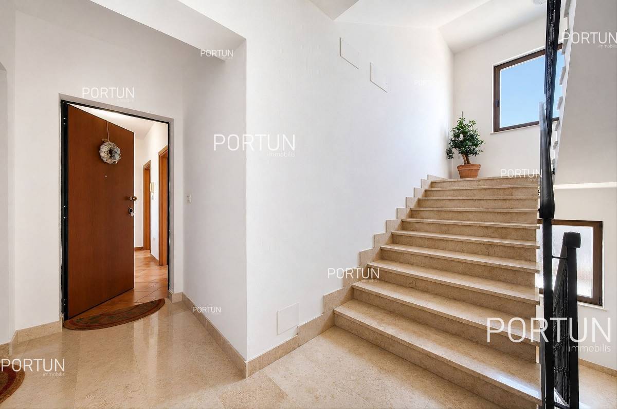 Квартира на продаж у  - 10766 - 10