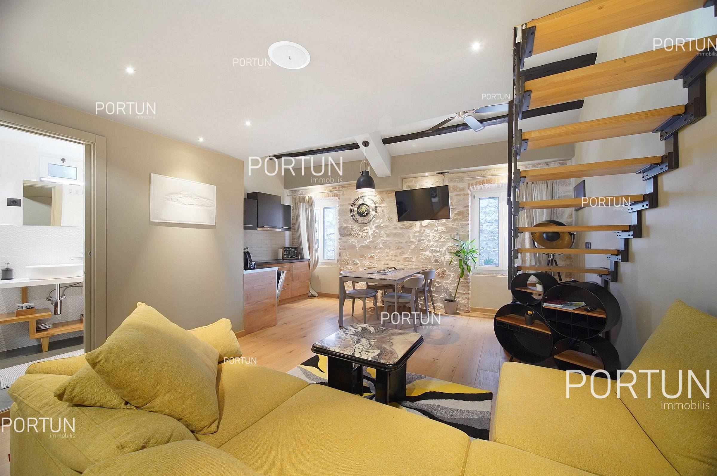 Appartamento in vendita a Rovigno - 10653 - 01