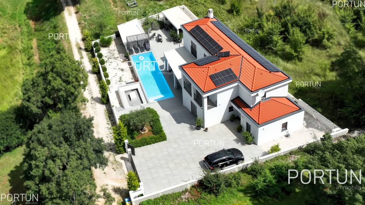 New villa with pool in IStria 01