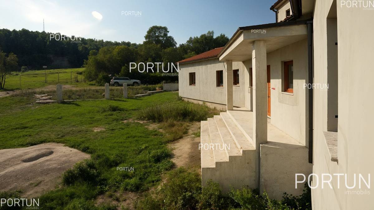 Дом на продажу в  - 20779 - 04