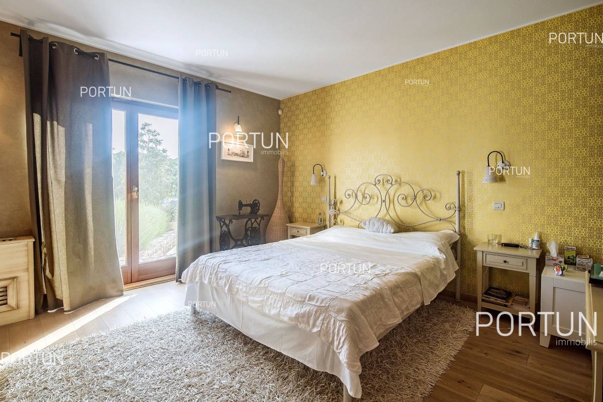 Casa in vendita a  - 20826 - 27