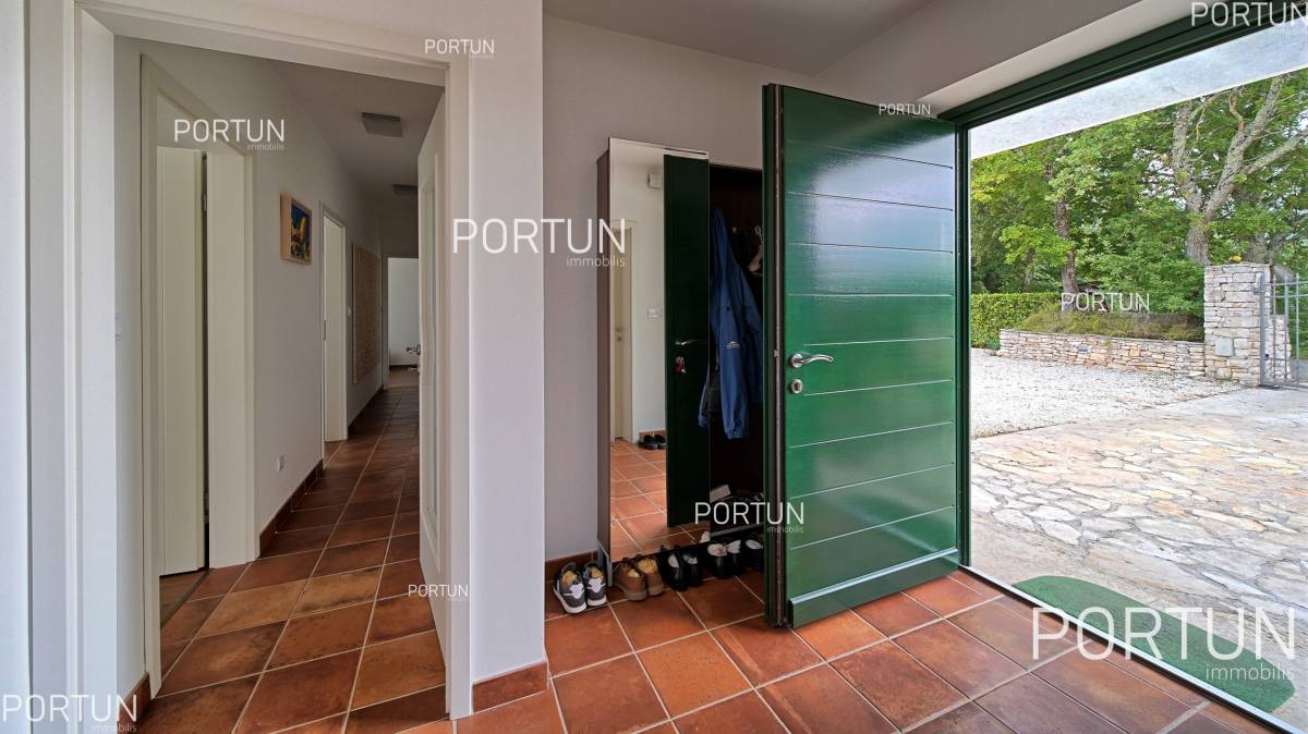 Kuća na prodaju  - 20854 - 20