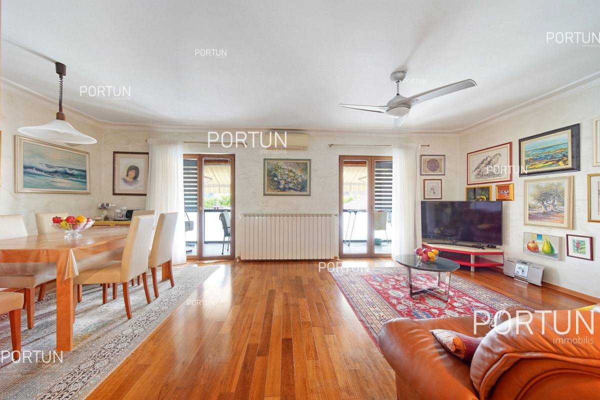House for Sale in  - 20772 - 28
