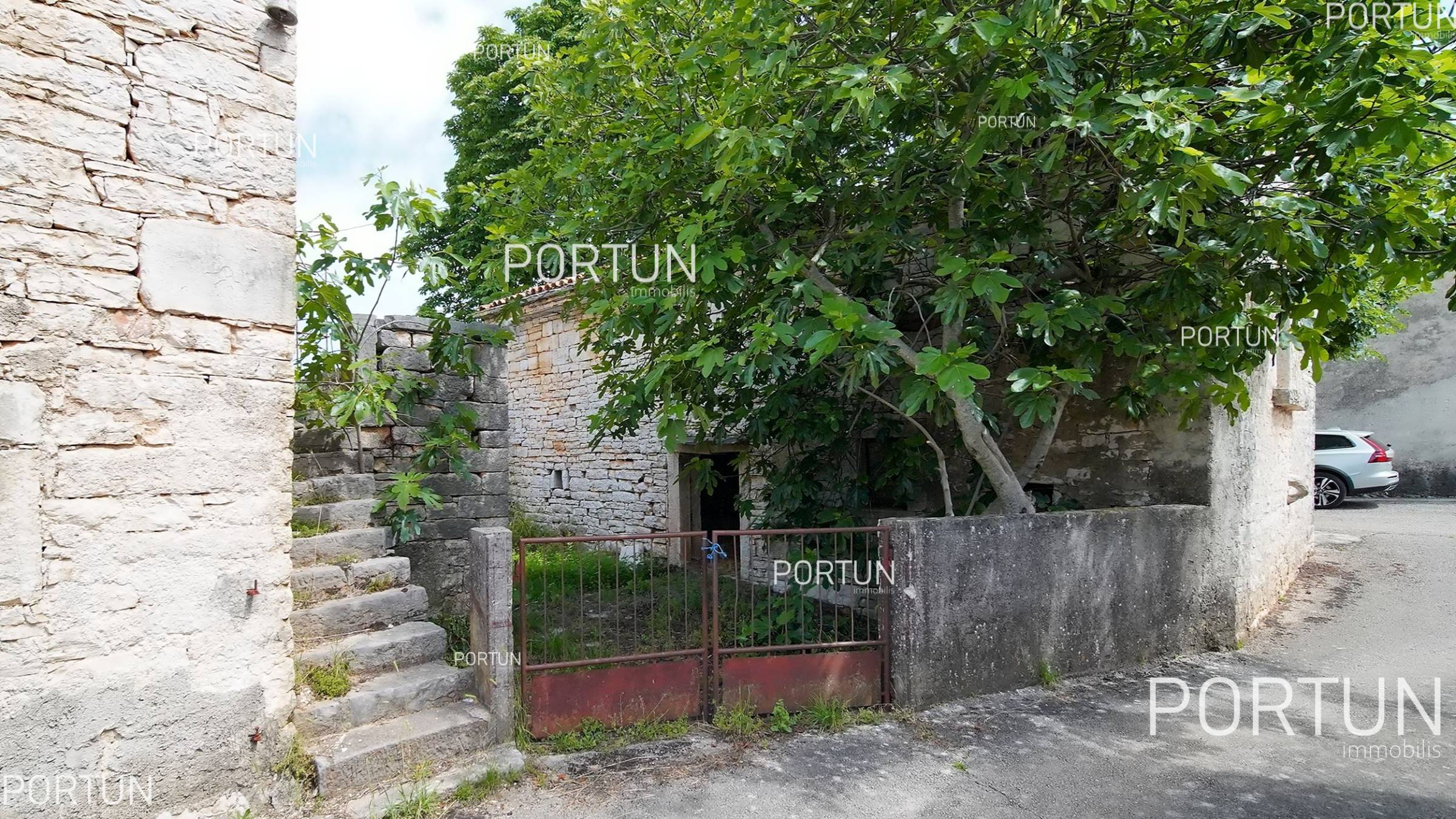 Tinjan, stara kamena kuća	 3