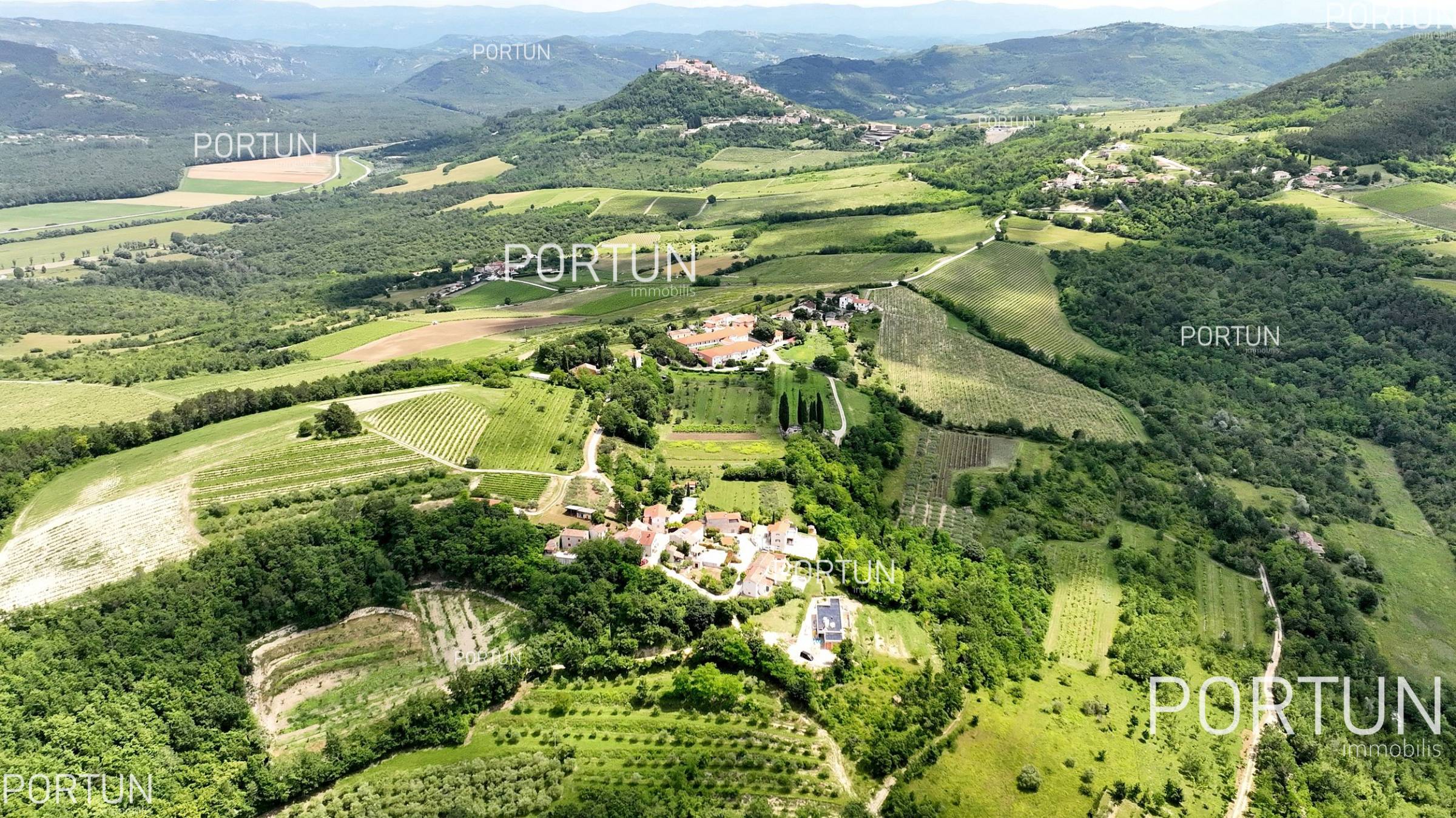 Terreno in vendita a Montona - 40509 - 08