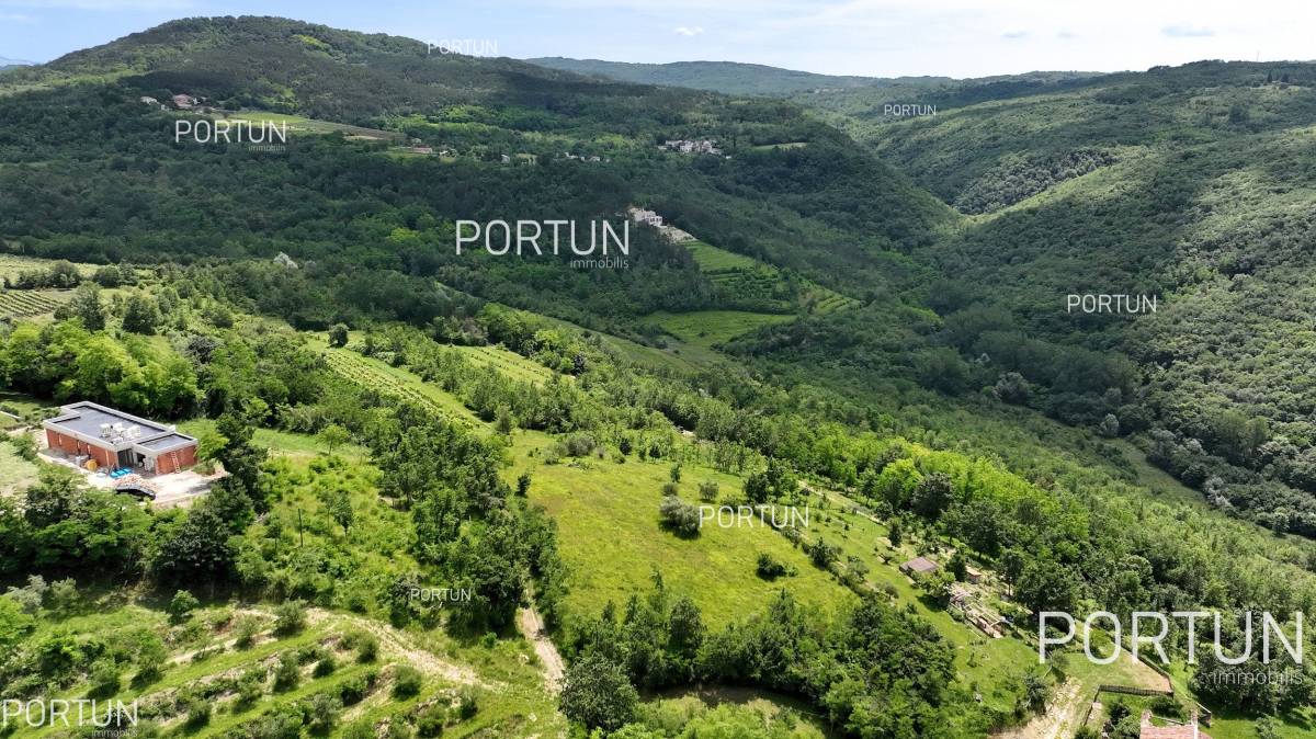 Zemljište na prodaju Motovun - 40509 - 01